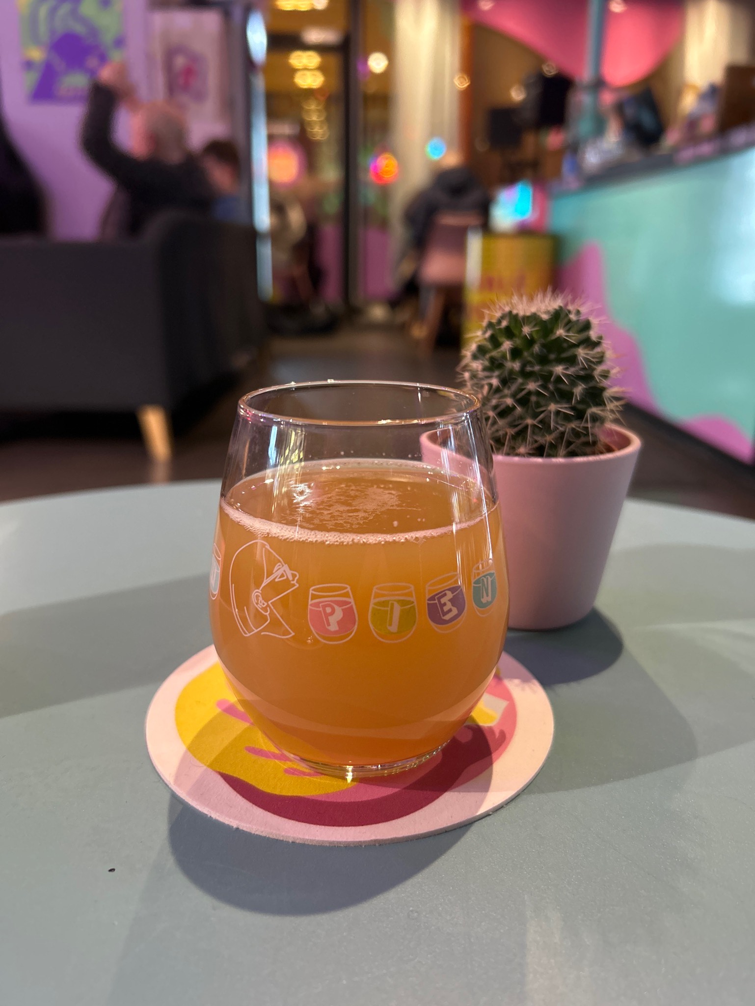 Kiss The Ring, France