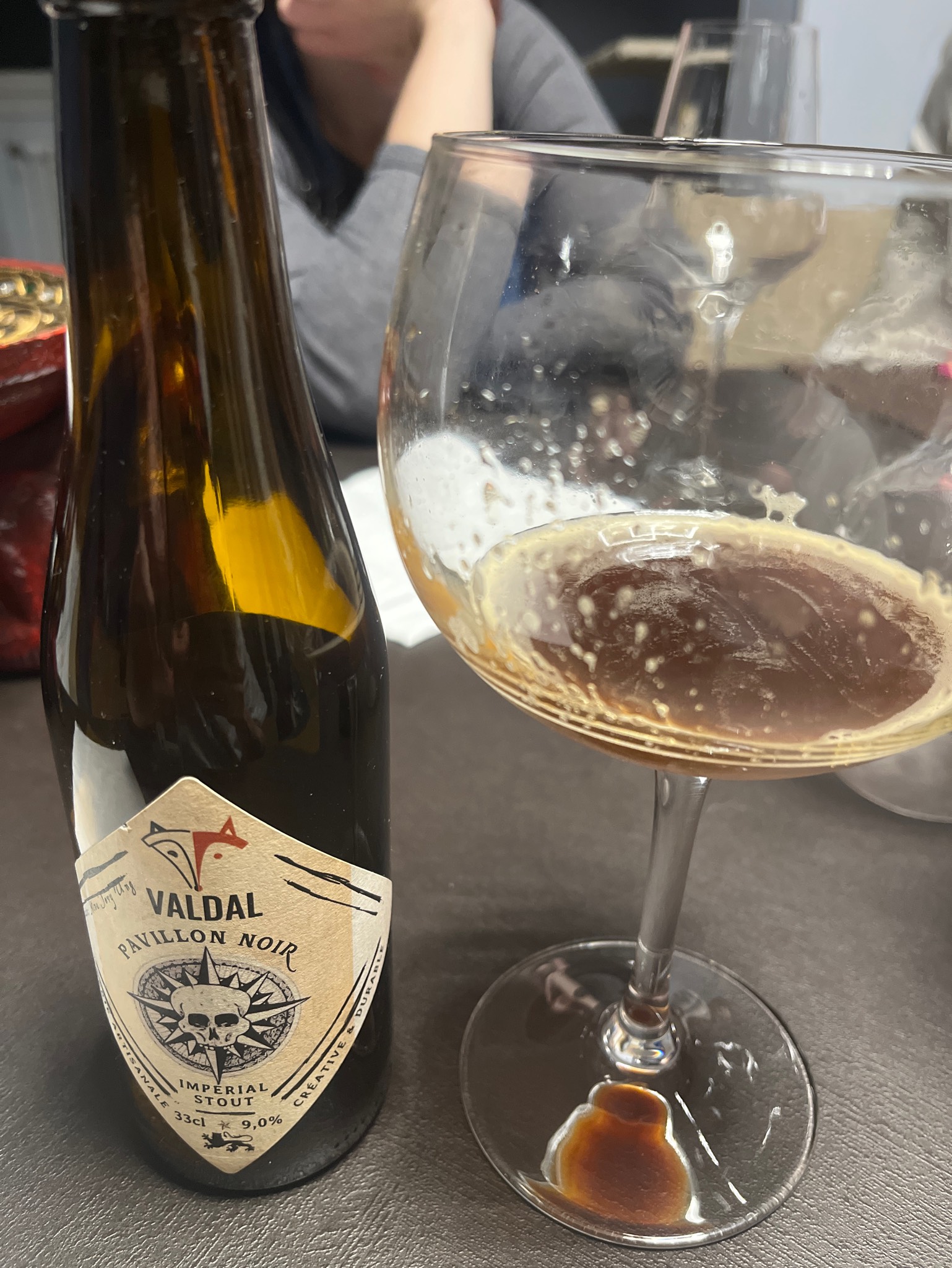 Pavillon Noir, Brasserie Valdal