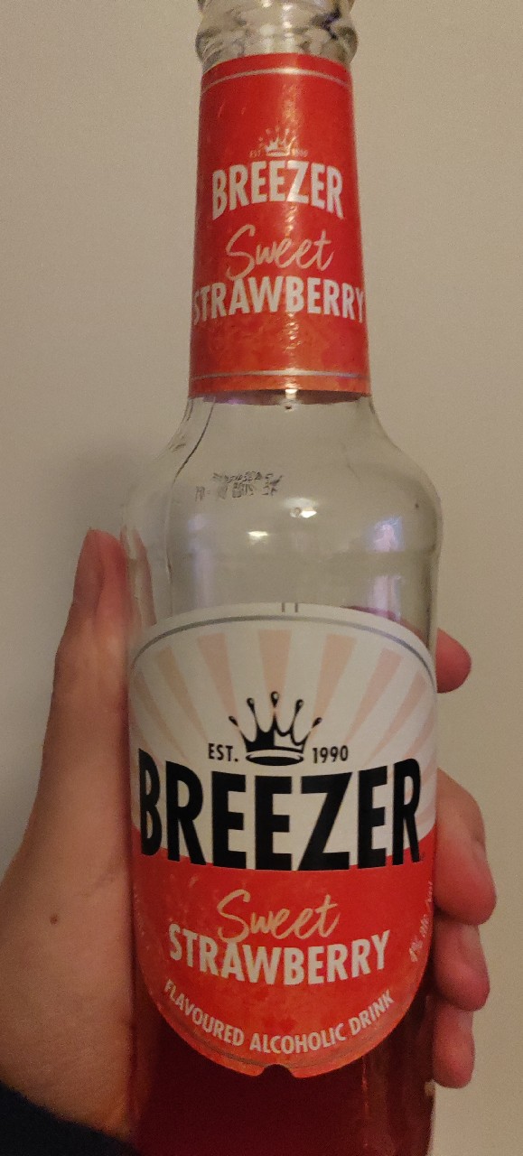 Breezer Strawberry, Bacardi