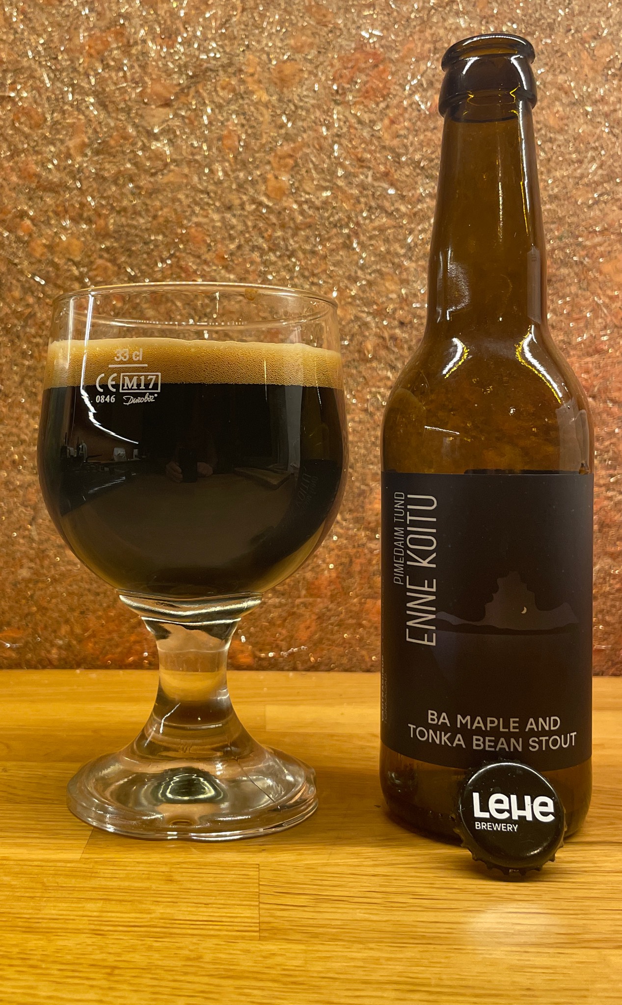 Pimedaim Tund Enne Koitu, Lehe Pruulikoda