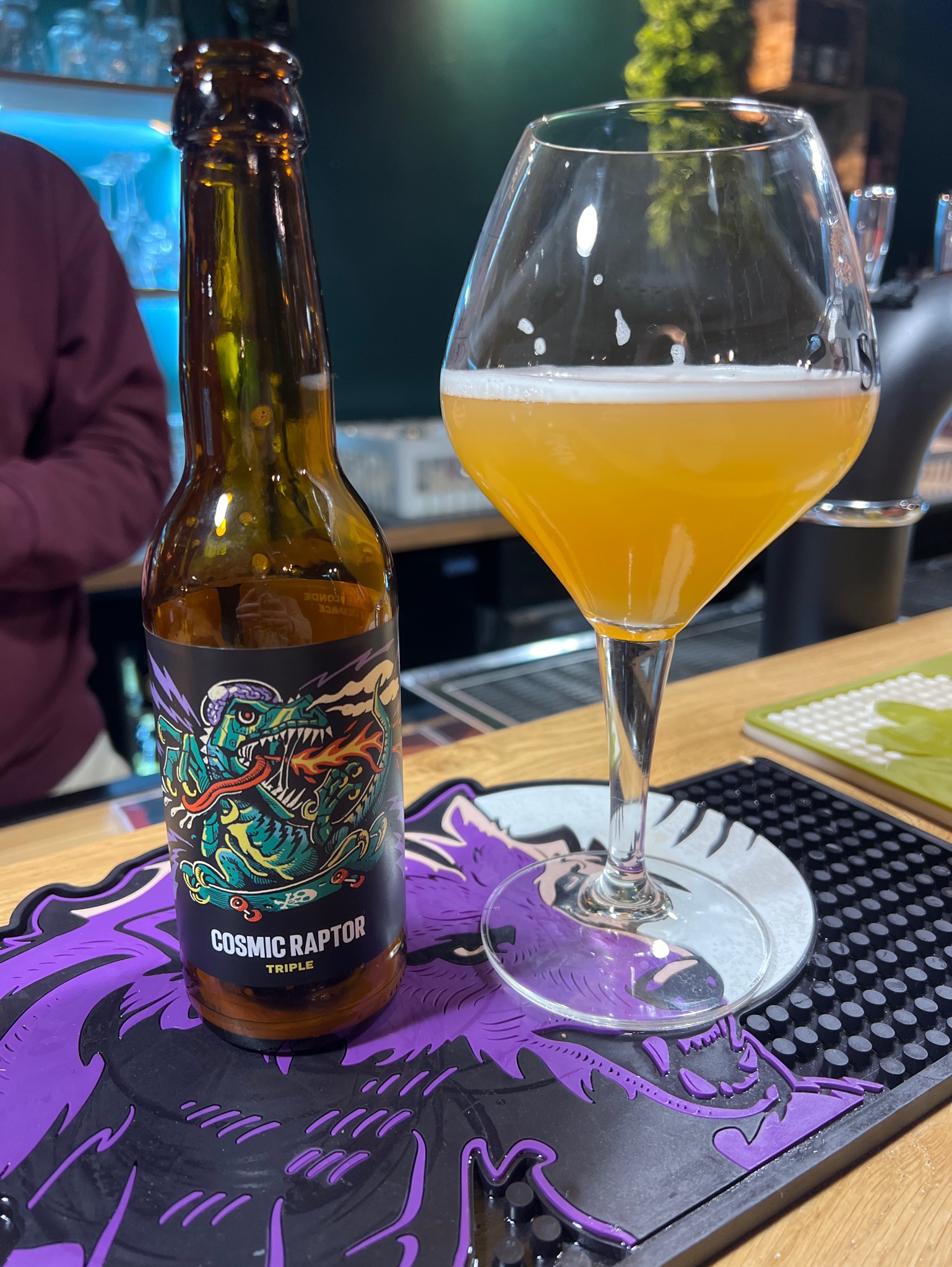 Cosmic Raptor, France