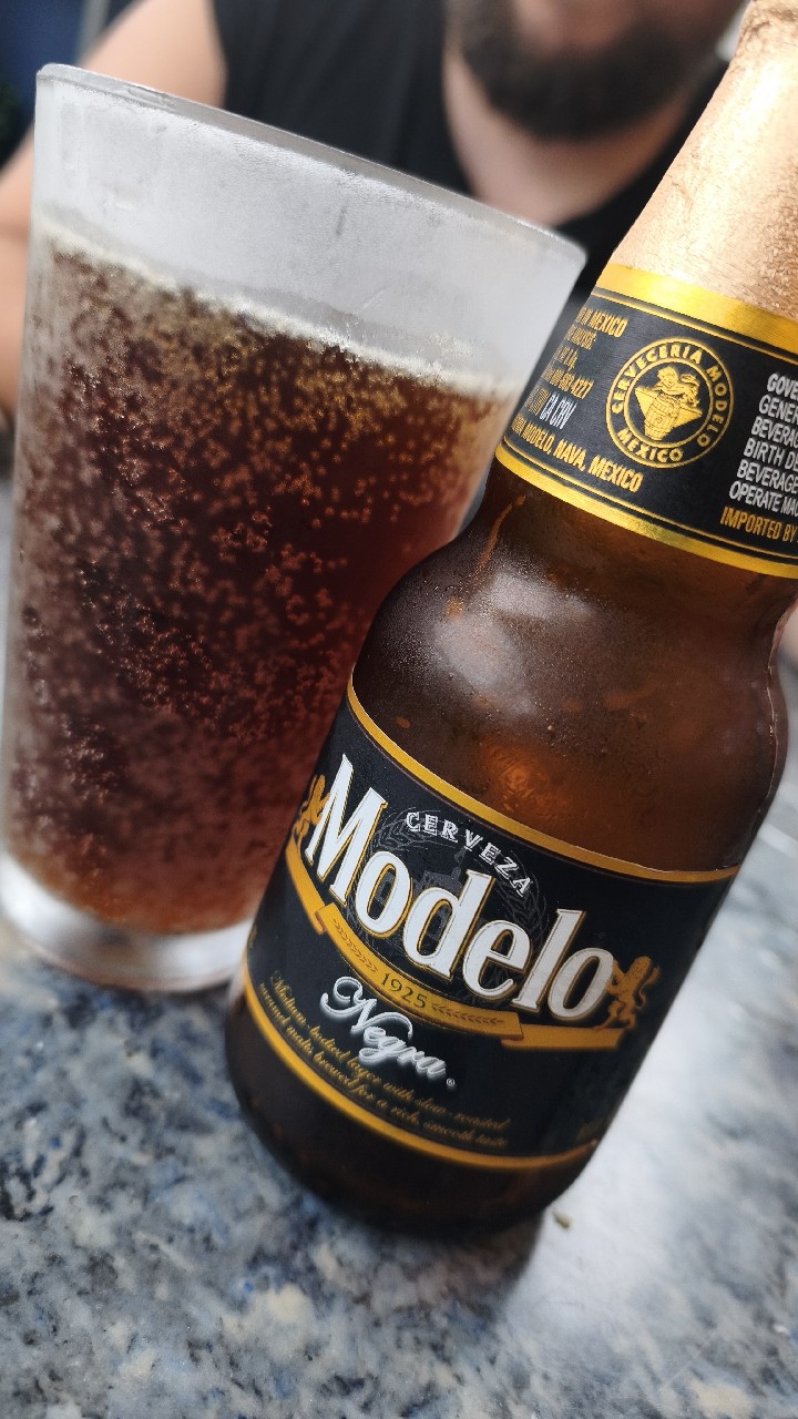 Modelo Negra / Negra Modelo, Mexico