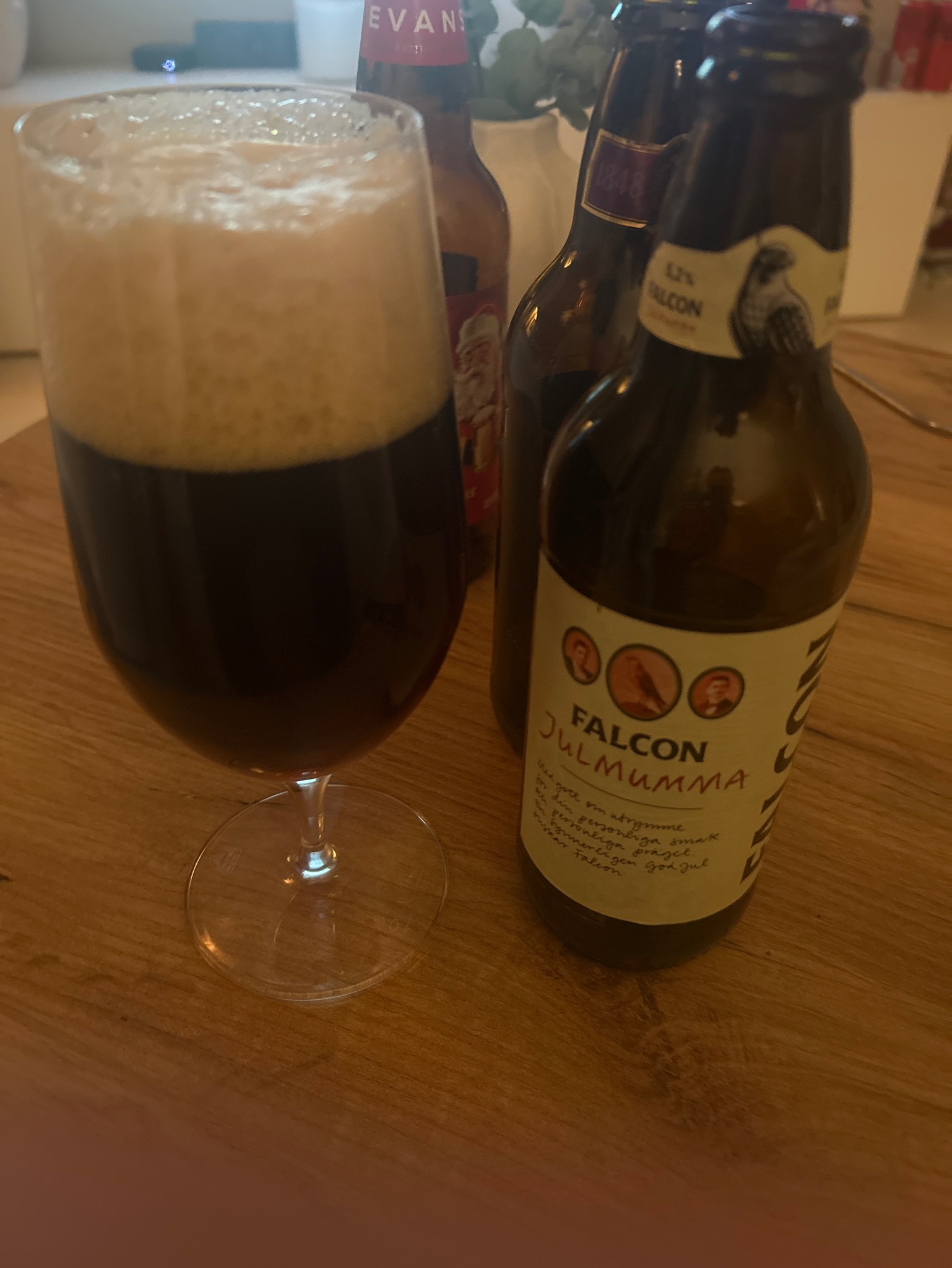 Falcons Julmumma, Sweden