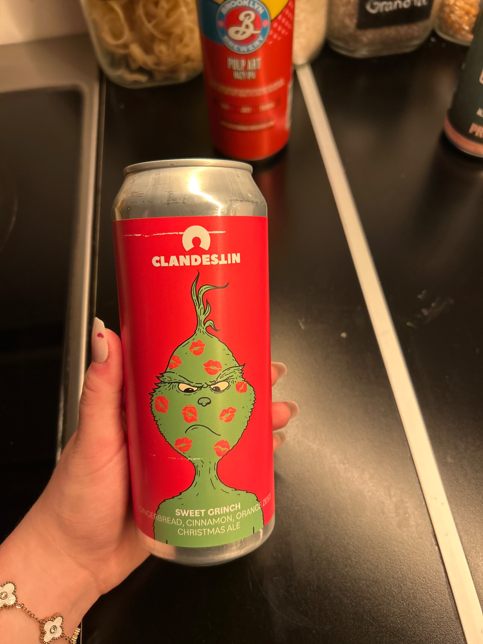 Sweet Grinch, Clandestin Beer