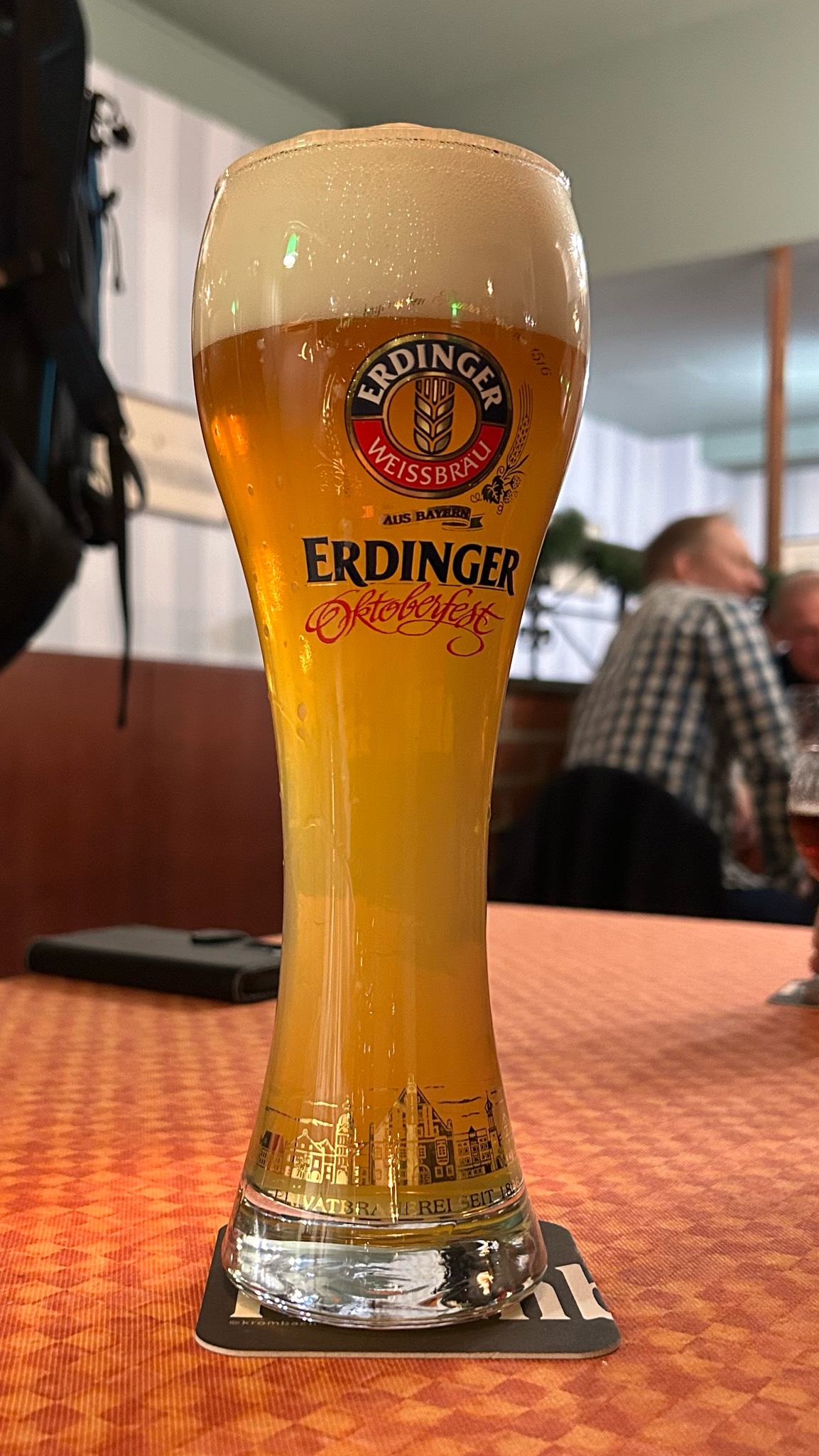 Erdinger Weißbier Dunkel, Erdinger Weissbräu