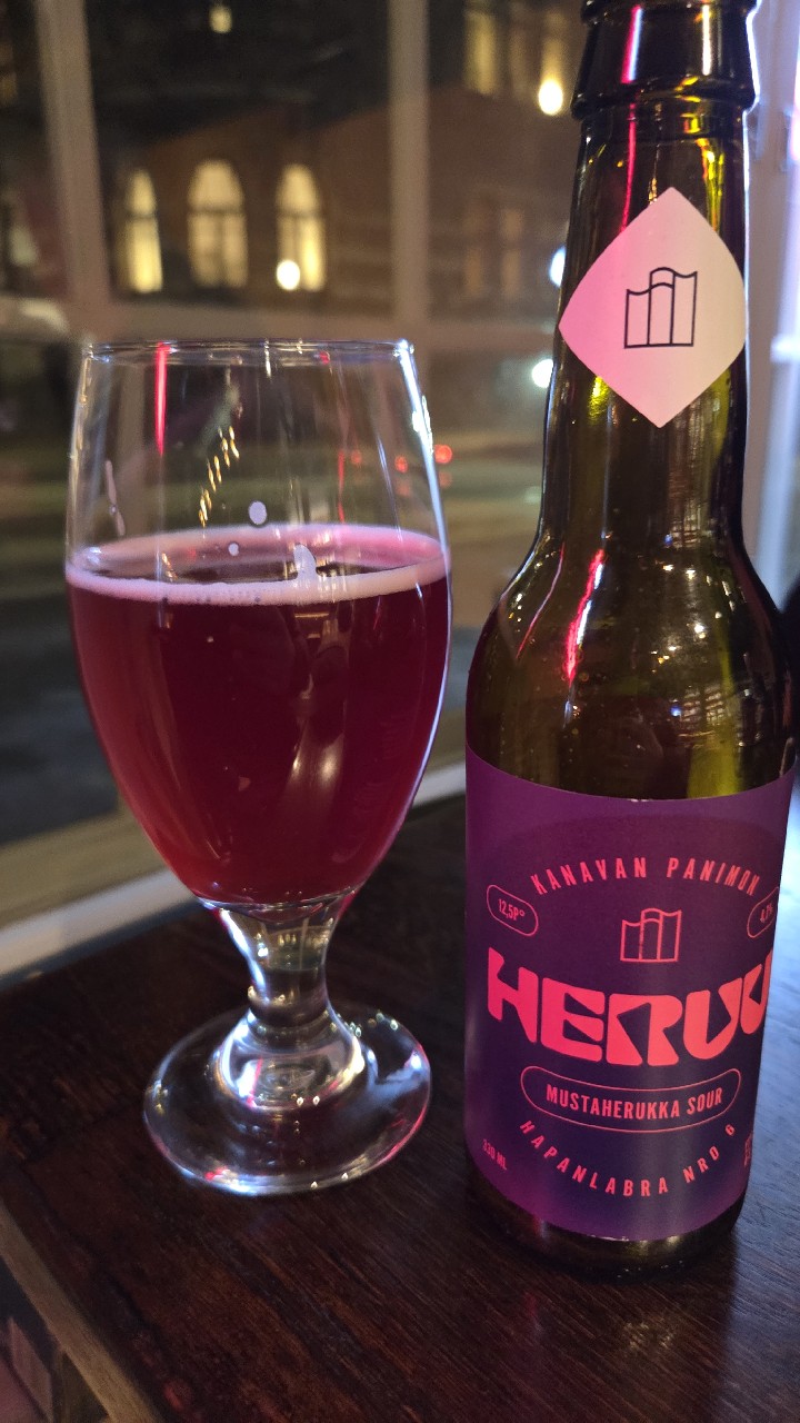 Heruu Mustaherukka Sour (Hapanlabra Nro 6), Finland