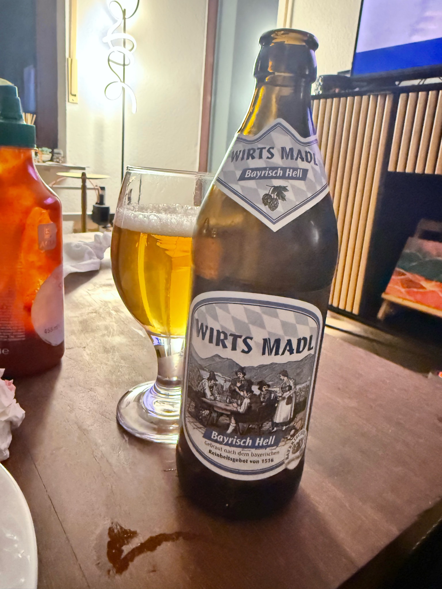 Wirts Madl Bayrisch Hell 1516, Löwenbrauerei Passau