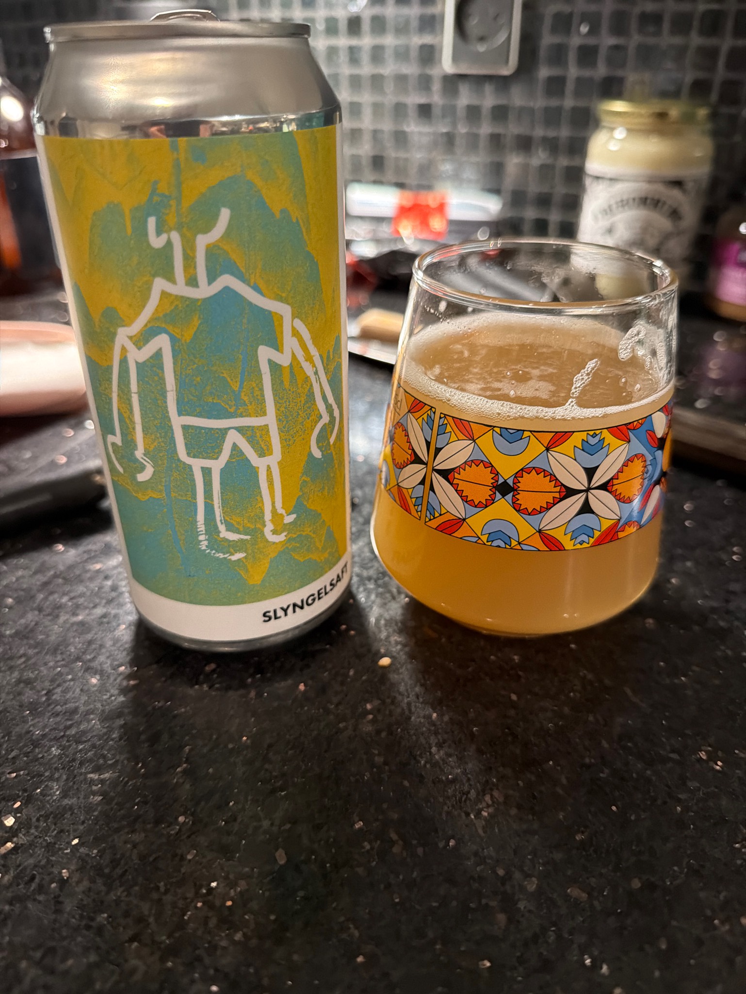 Slyngelsaft, Humleland