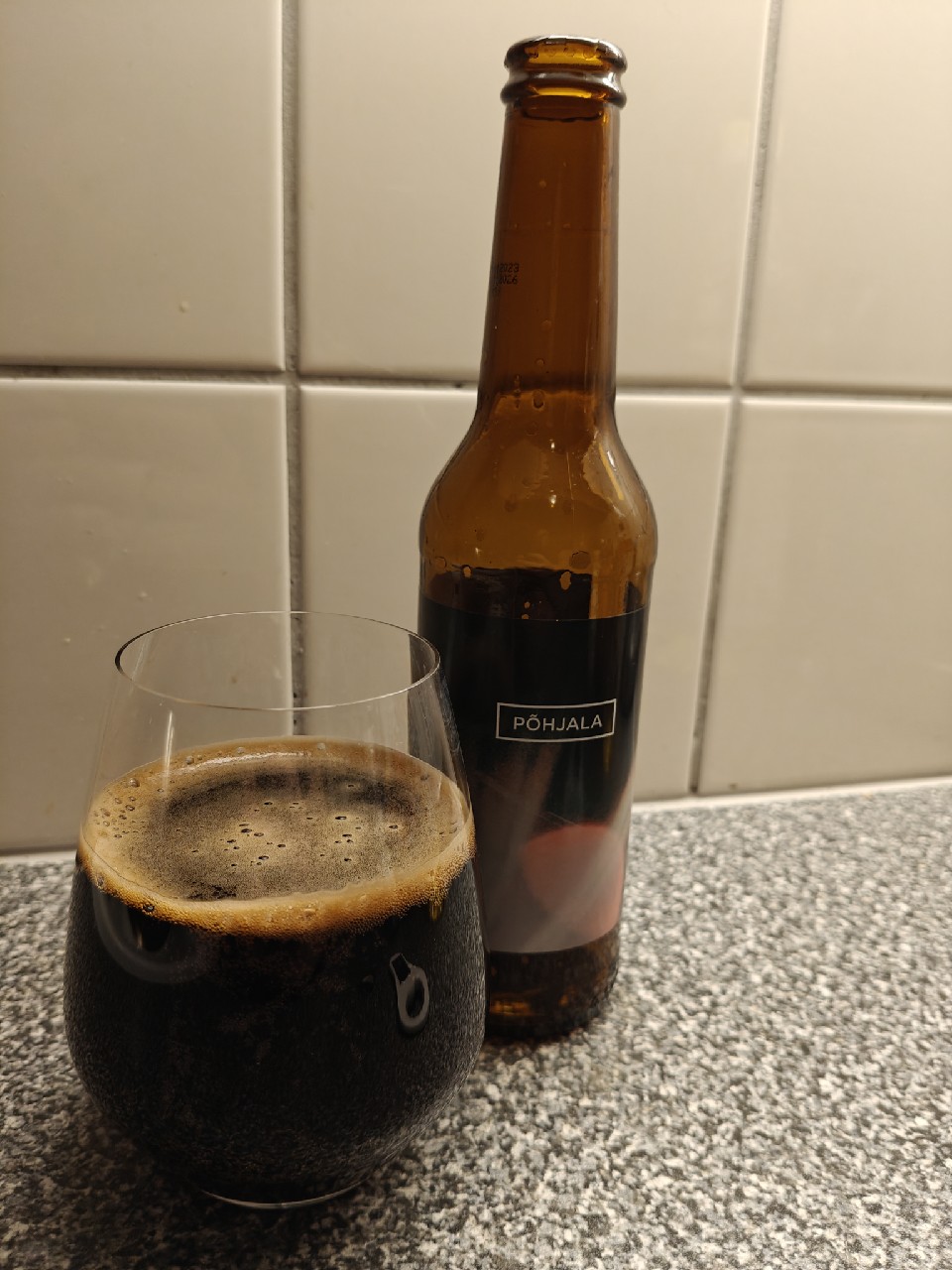 Öö Cassis, Estonia