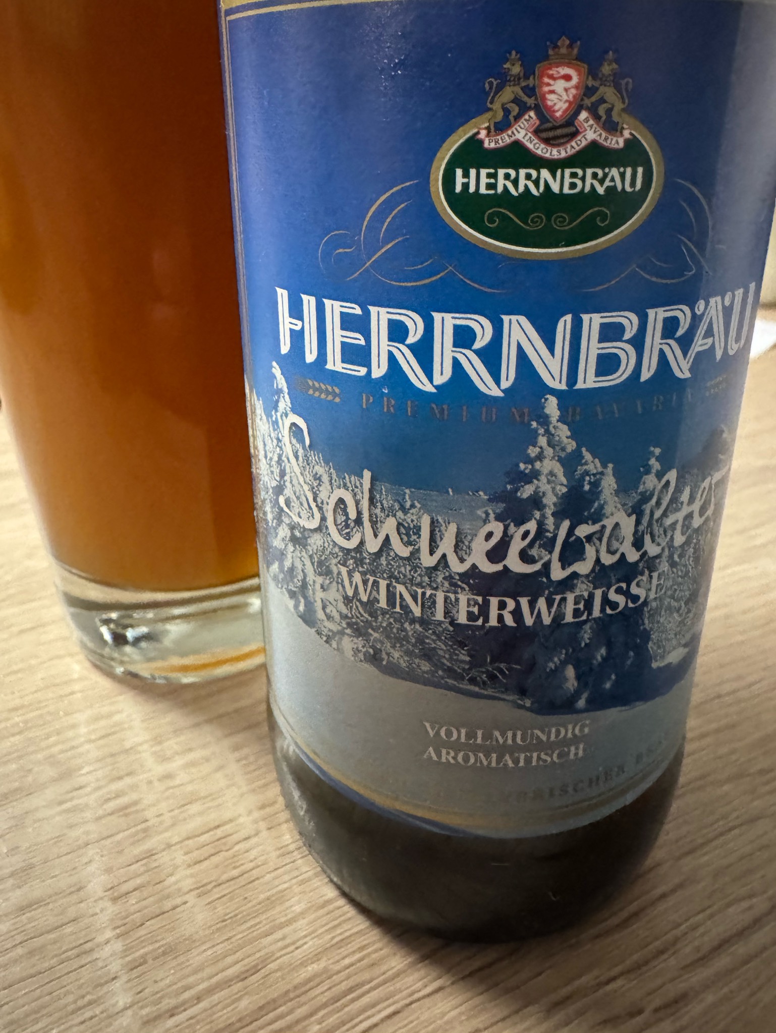 Schneewalzer Winterweisse, Herrnbräu