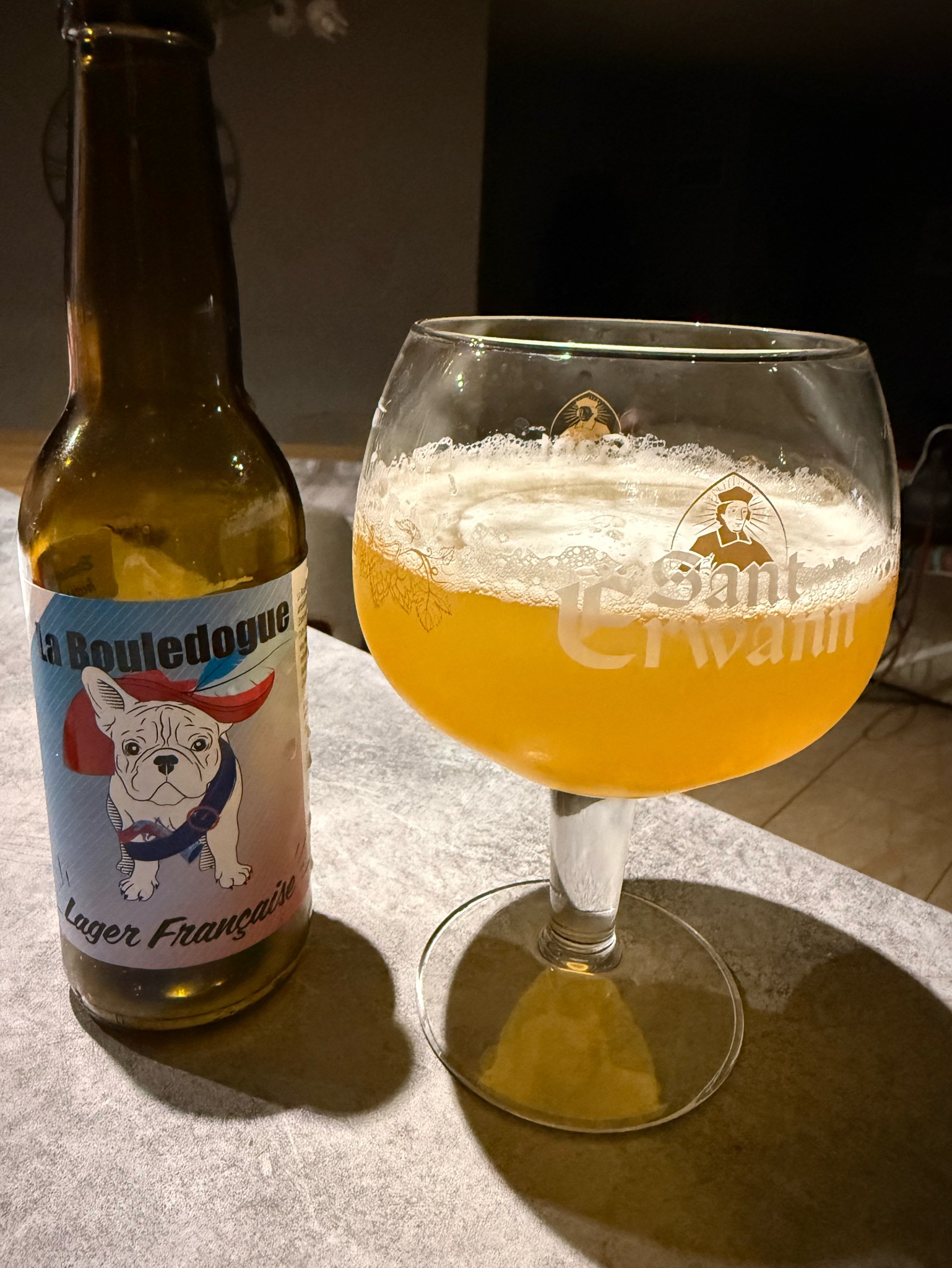 La Bouledogue Ambrée, La Bouledogue
