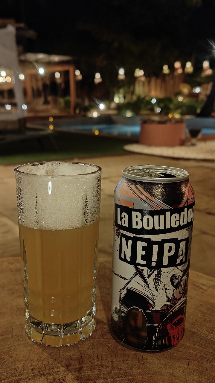La Bouledogue NEIPA, La Bouledogue