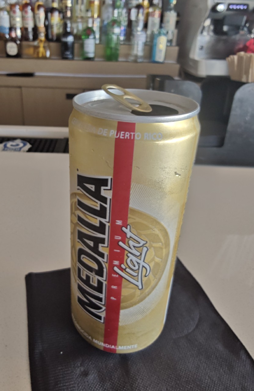 Medalla Premium Light, Compañía Cervecera de Puerto Rico