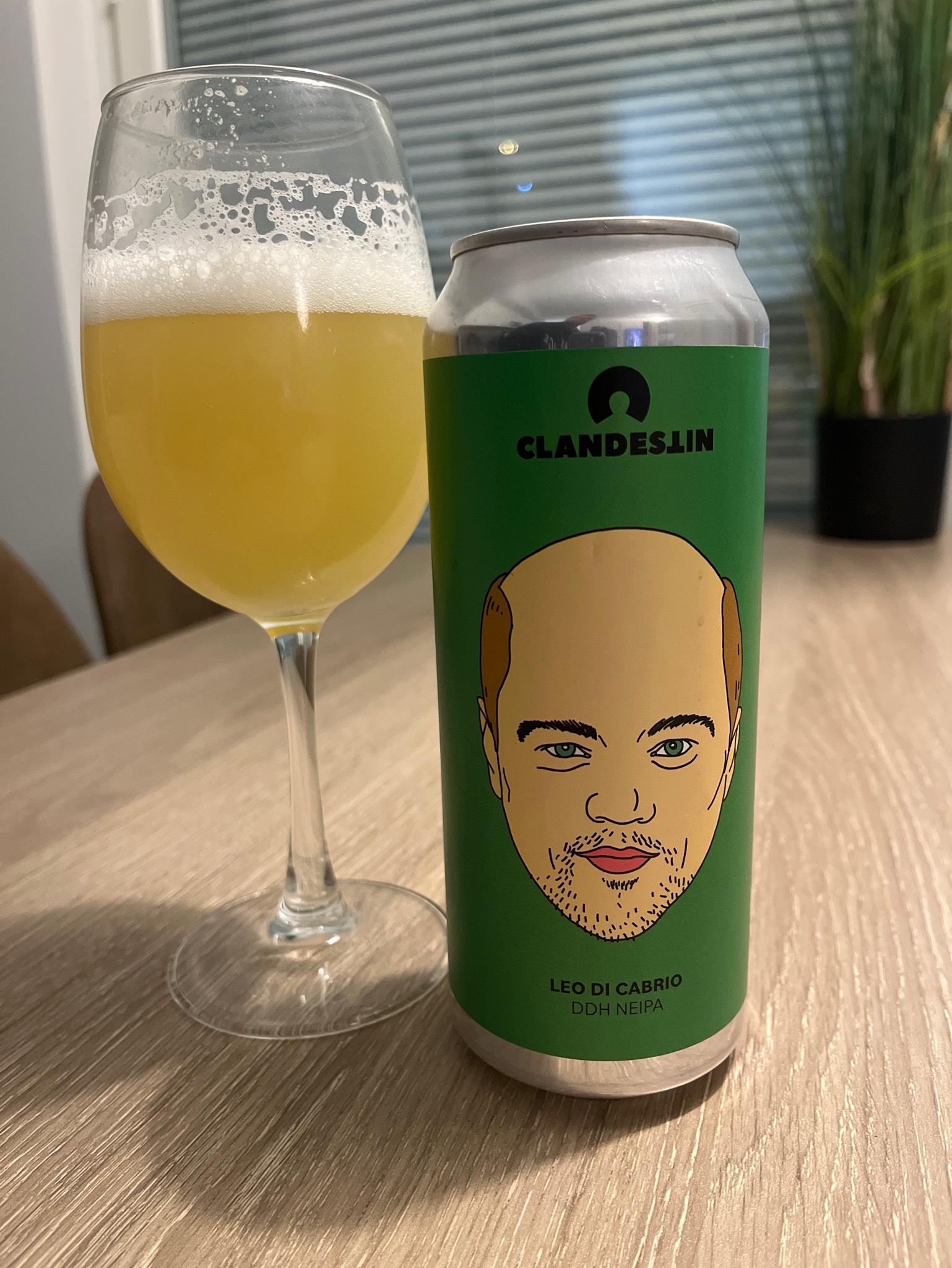 Leo Di Cabrio, Clandestin Beer