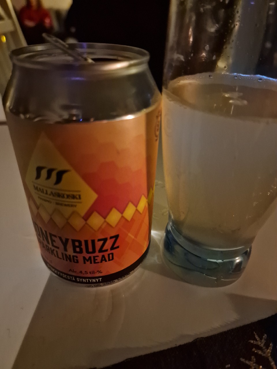 HoneyBuzz Sparkling Mead, Finland