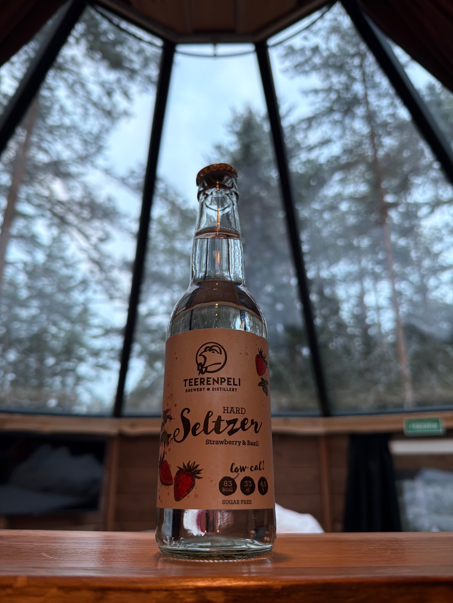 Hard Seltzer Strawberry & Basil, Finland