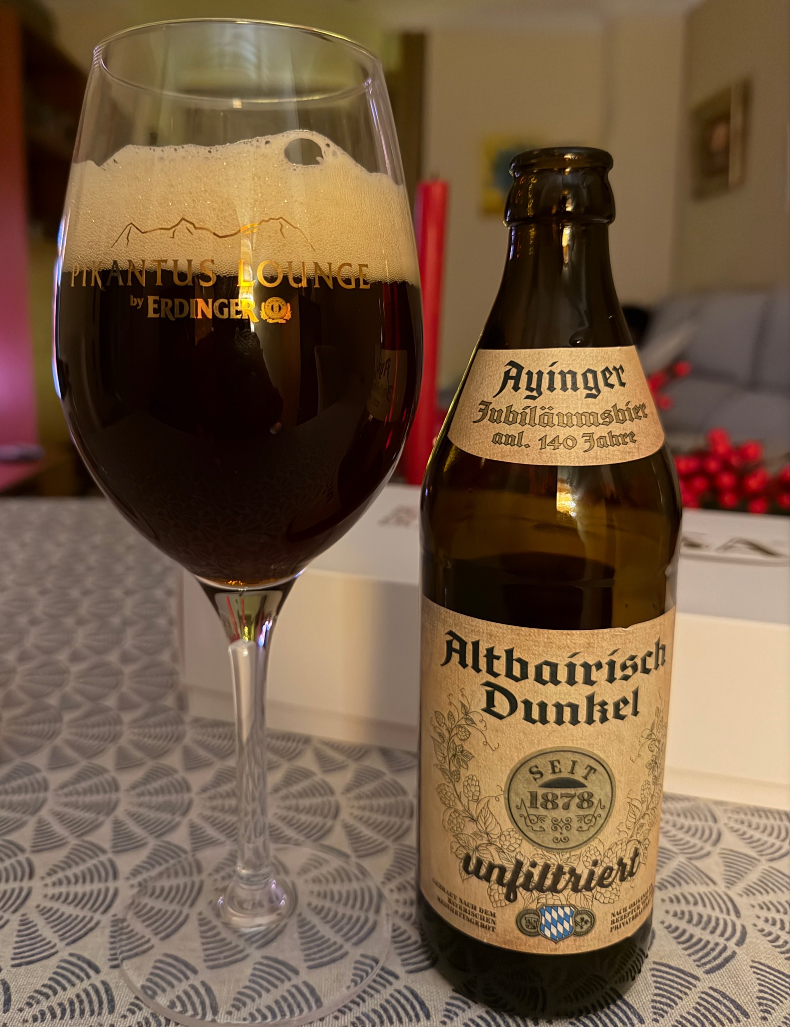 Altbairisch Dunkel, Ayinger Privatbrauerei