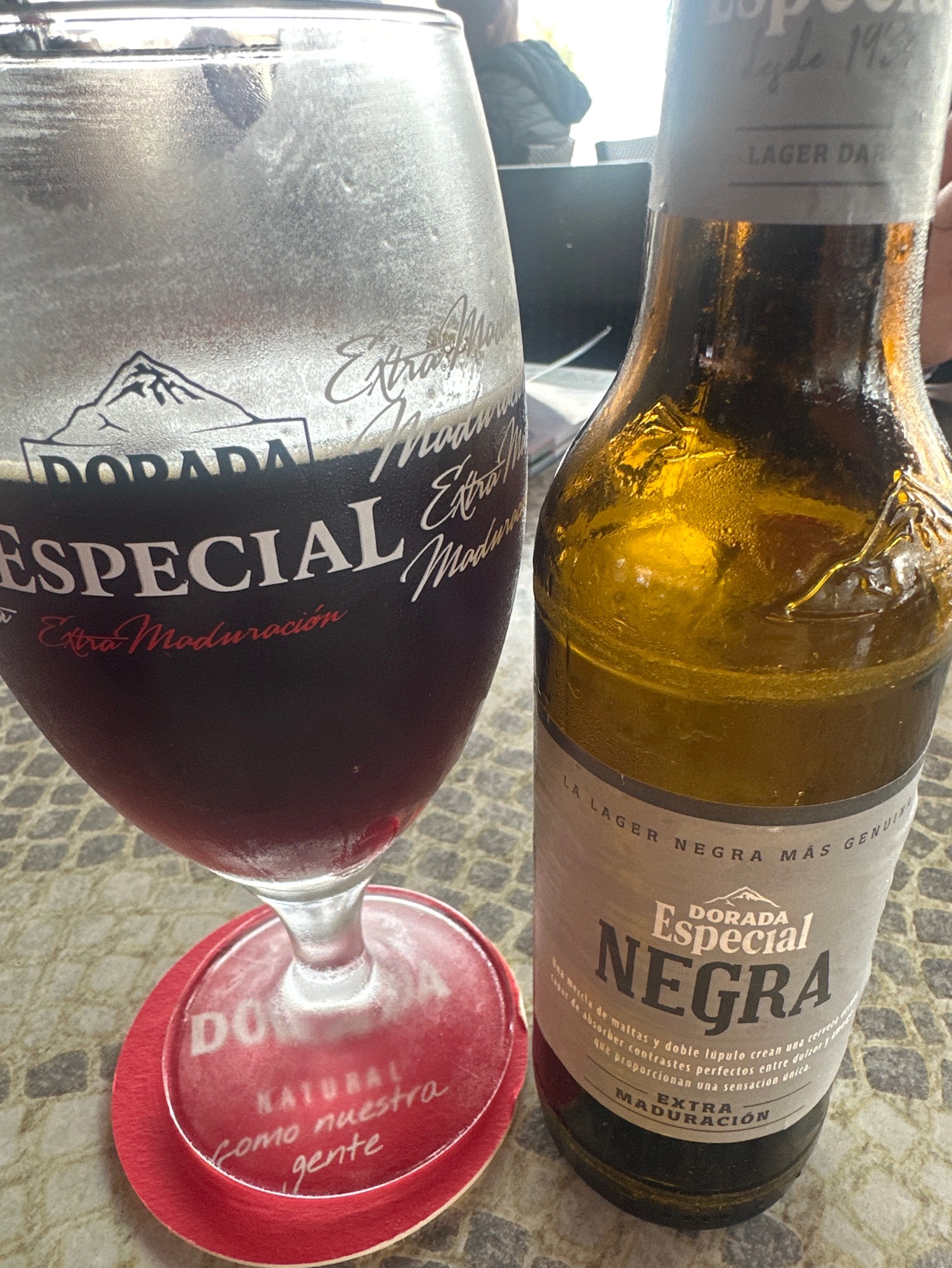 Dorada Especial Esencia Negra, Compañia Cervecera de Canarias (SABMiller)