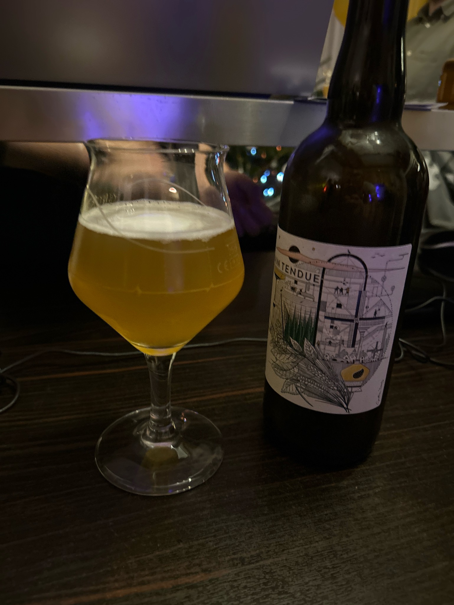 Main tendue, Moulins D'Ascq