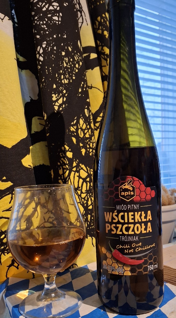 Wściekła Pszczoła, Spółdzielnia Pszczelarska Apis