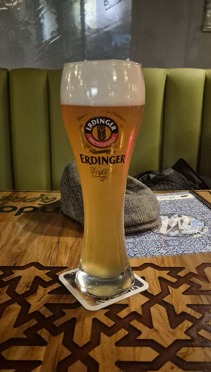 Erdinger Weißbier / Hefe-Weizen, Erdinger Weissbräu
