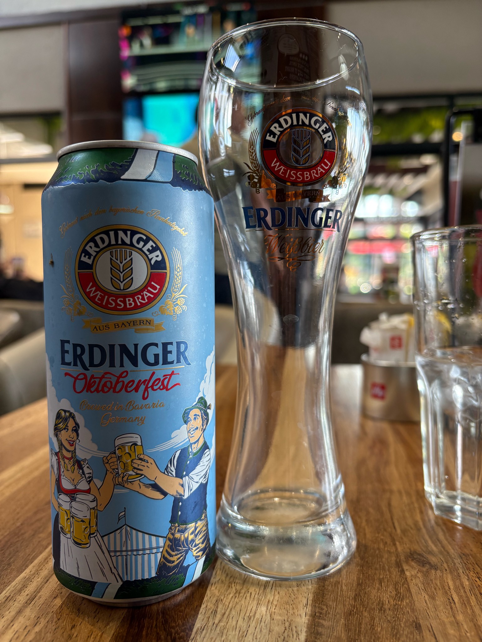 Erdinger Weißbier / Hefe-Weizen, Germany