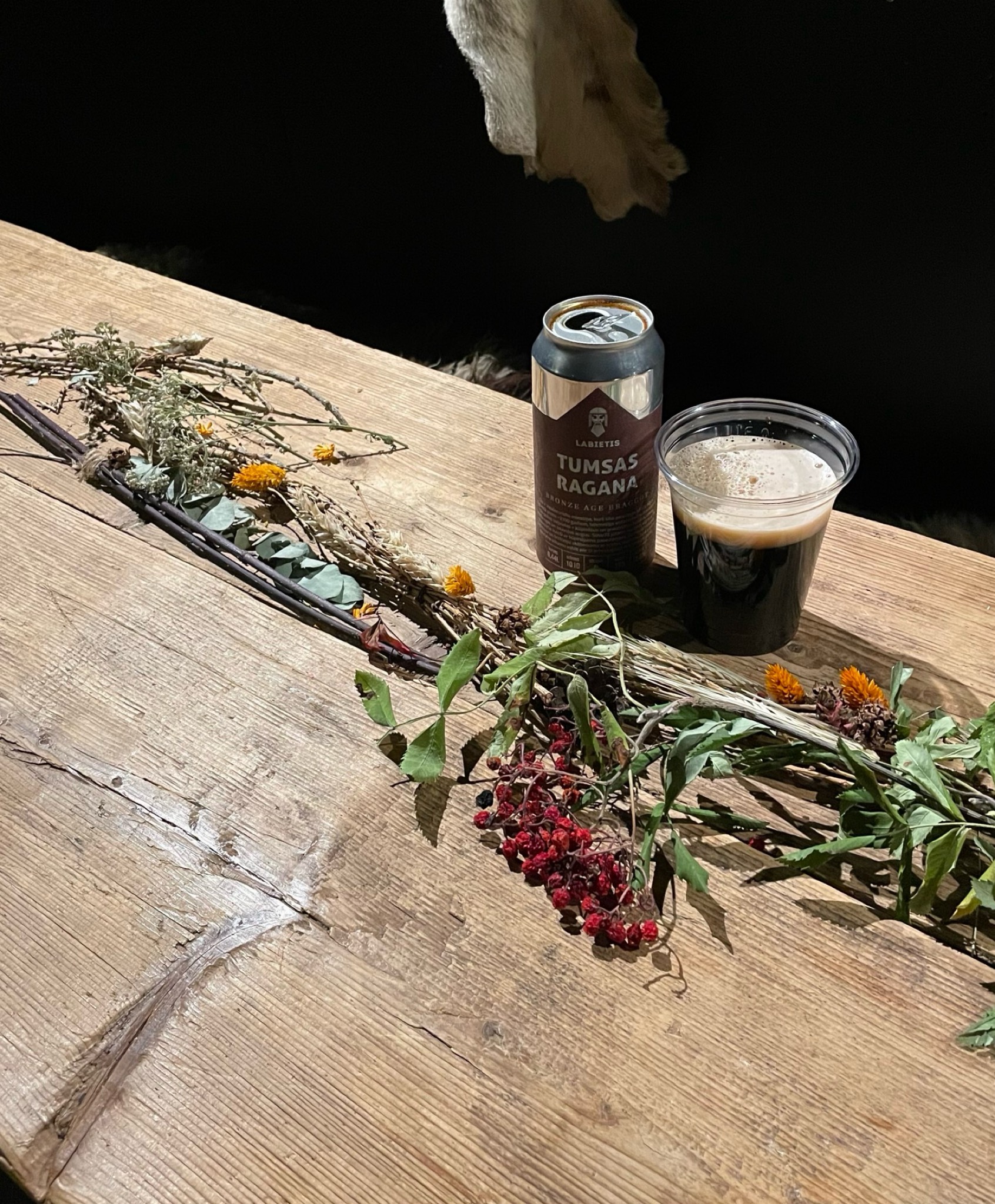 Tumsas Ragana, Labietis