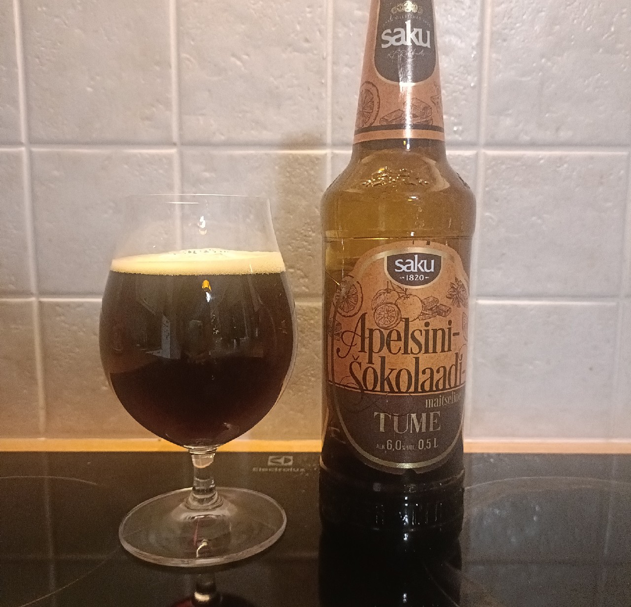 Apelsini-Šokolaadi Tume, Saku Õlletehas (Carlsberg)