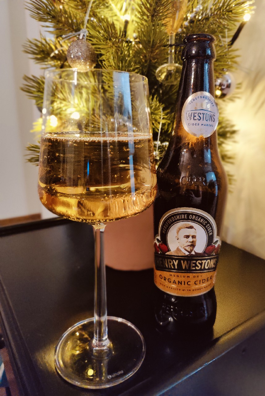 Henry Westons Medium Dry Organic Cider, Westons Cider