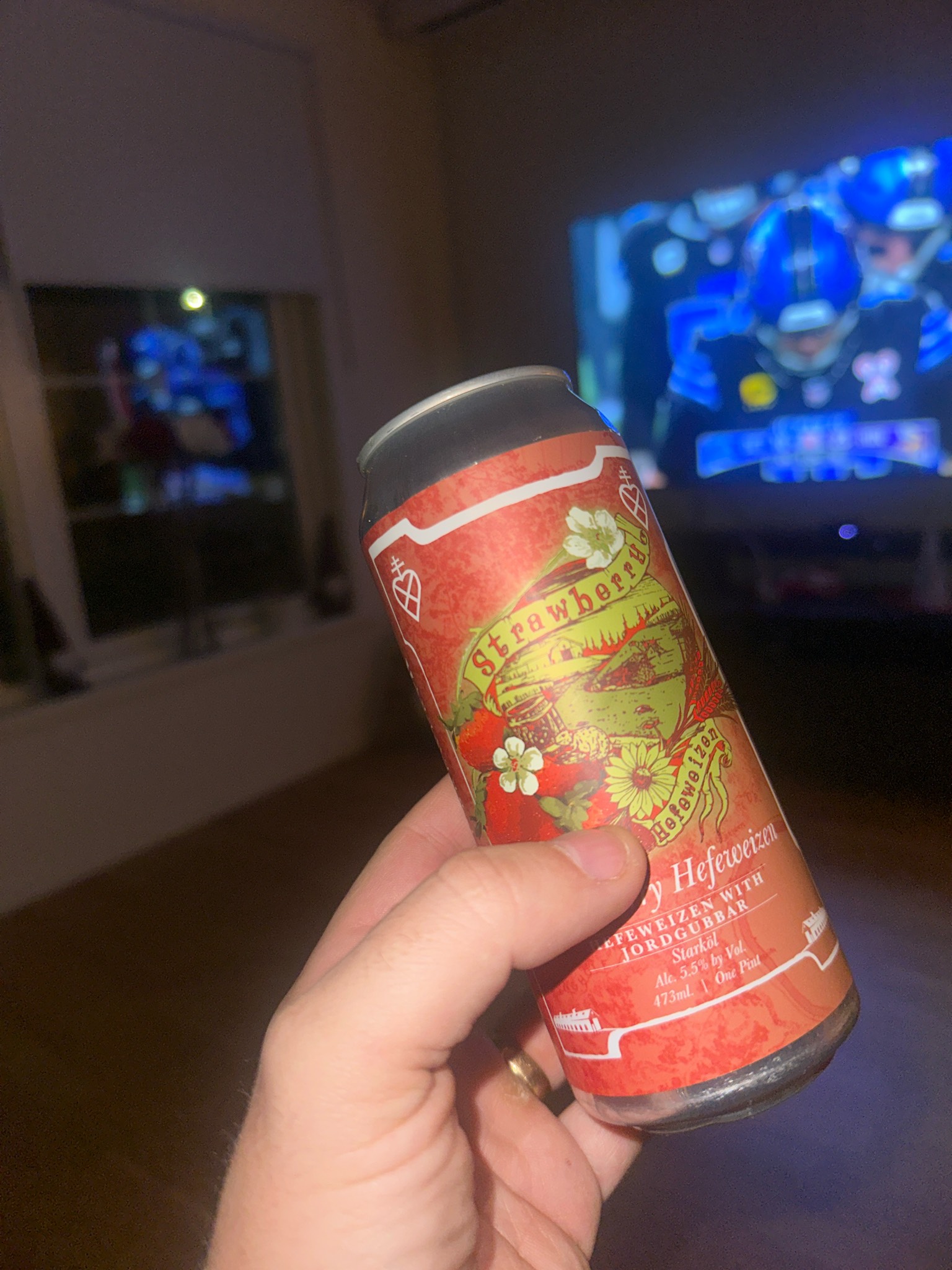 strawberry hefeweizen, Lickinghole Creek Craft Brewery