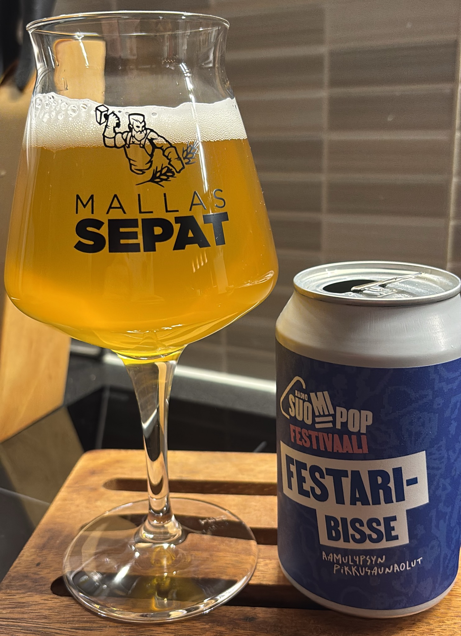 Suomipop Festivaali Festaribisse - Aamulypsyn pikkusaunaolut, Finland