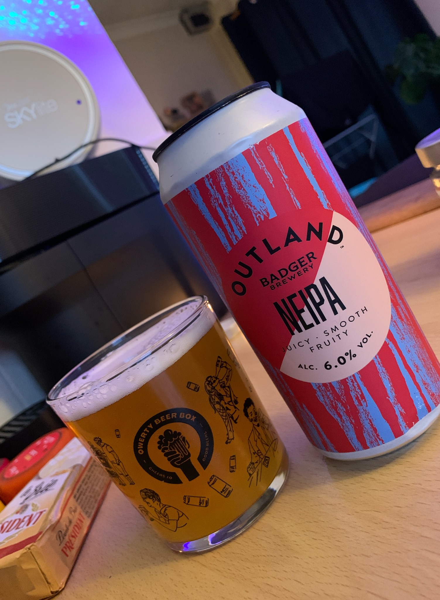 Outland NEIPA, Badger Brewery (Hall & Woodhouse)