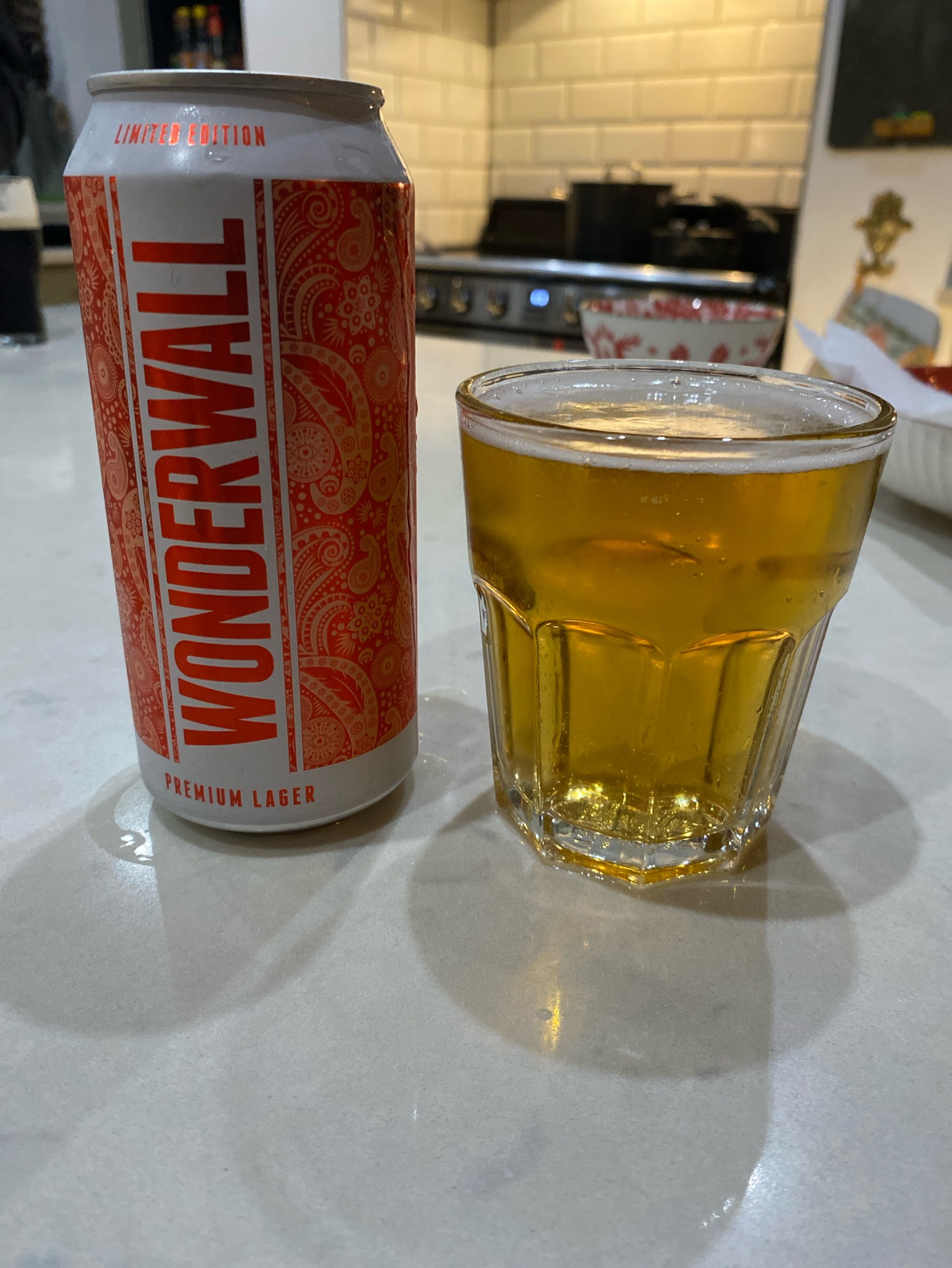 Wonderwall, Sunlit minds