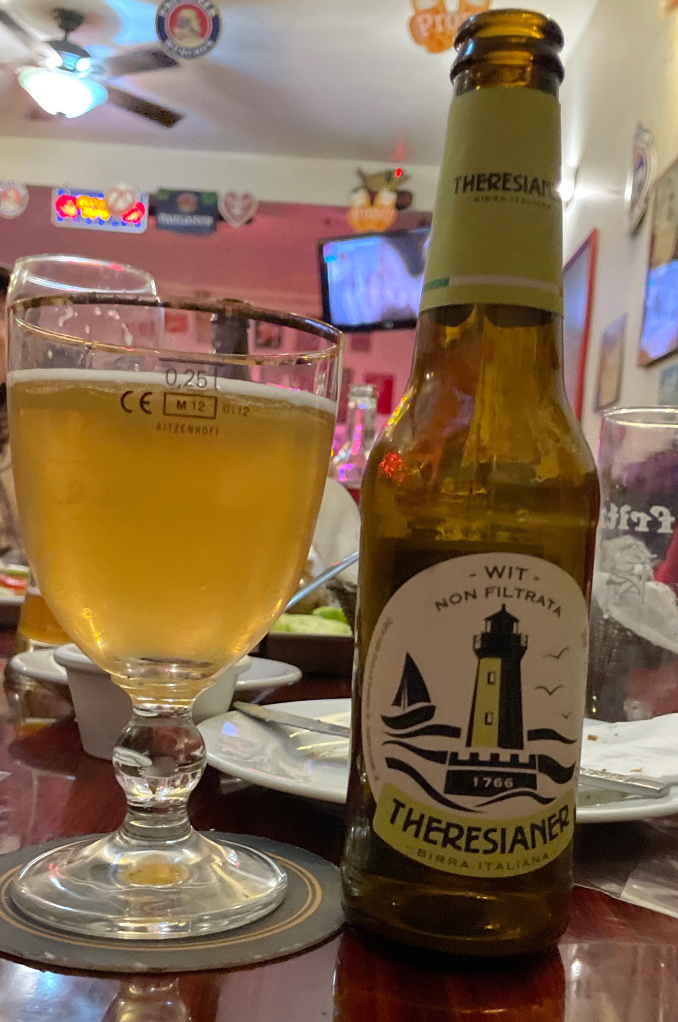 Theresianer Wit, Italy