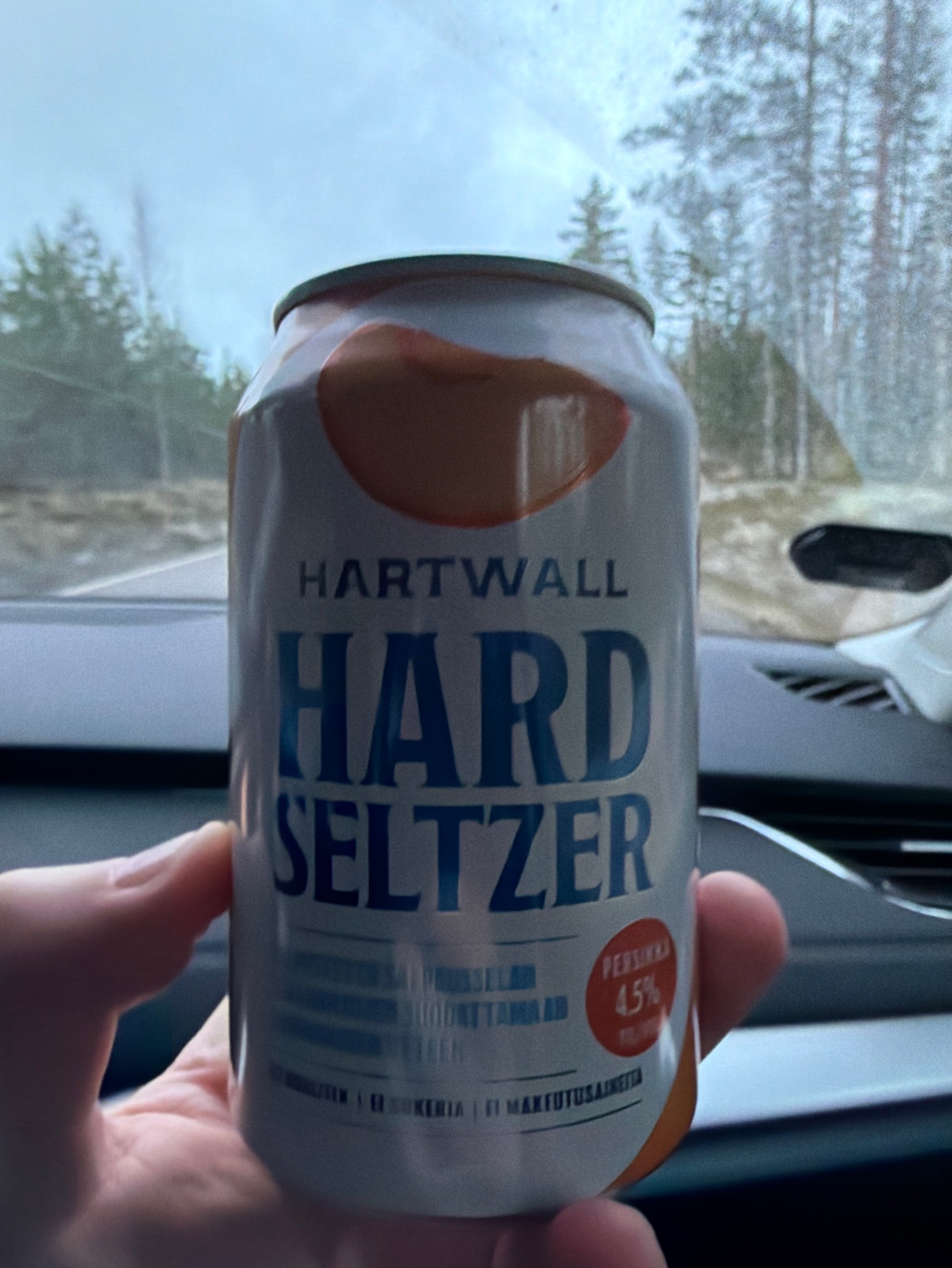 Hartwall Hard Seltzer Persikka, Finland