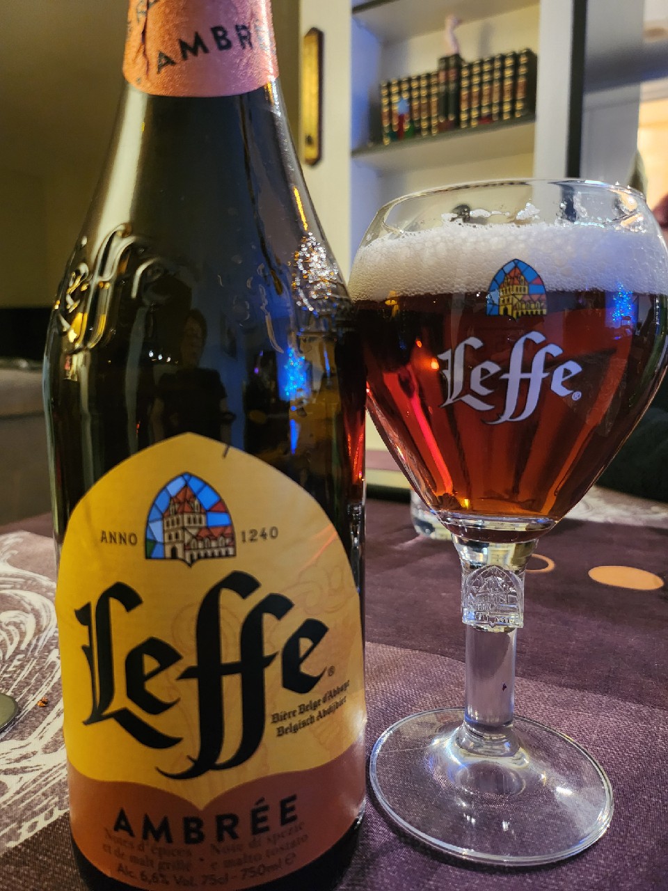 Leffe Ambrée / Amber, Belgium