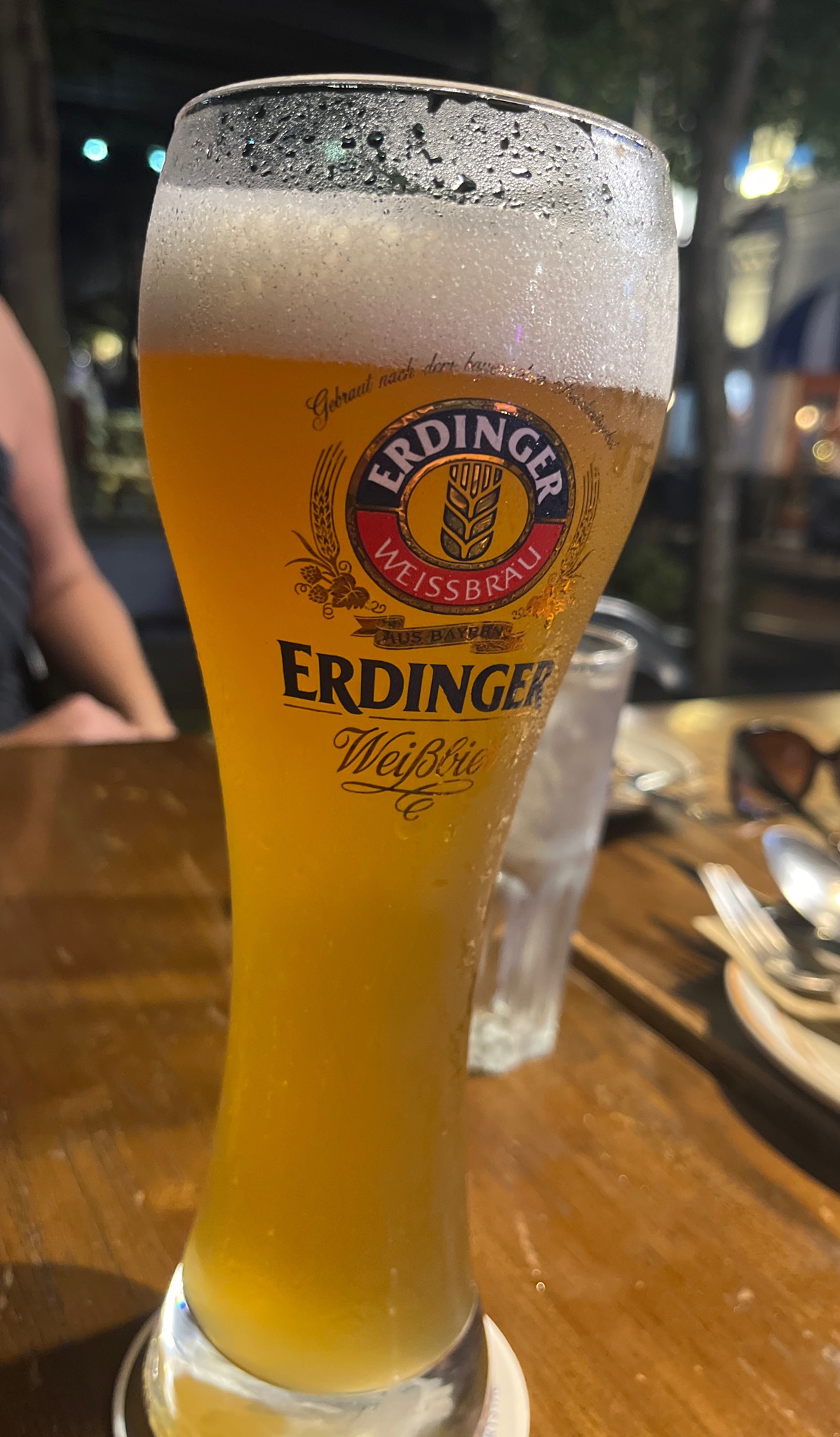Erdinger Weißbier Dunkel, Erdinger Weissbräu