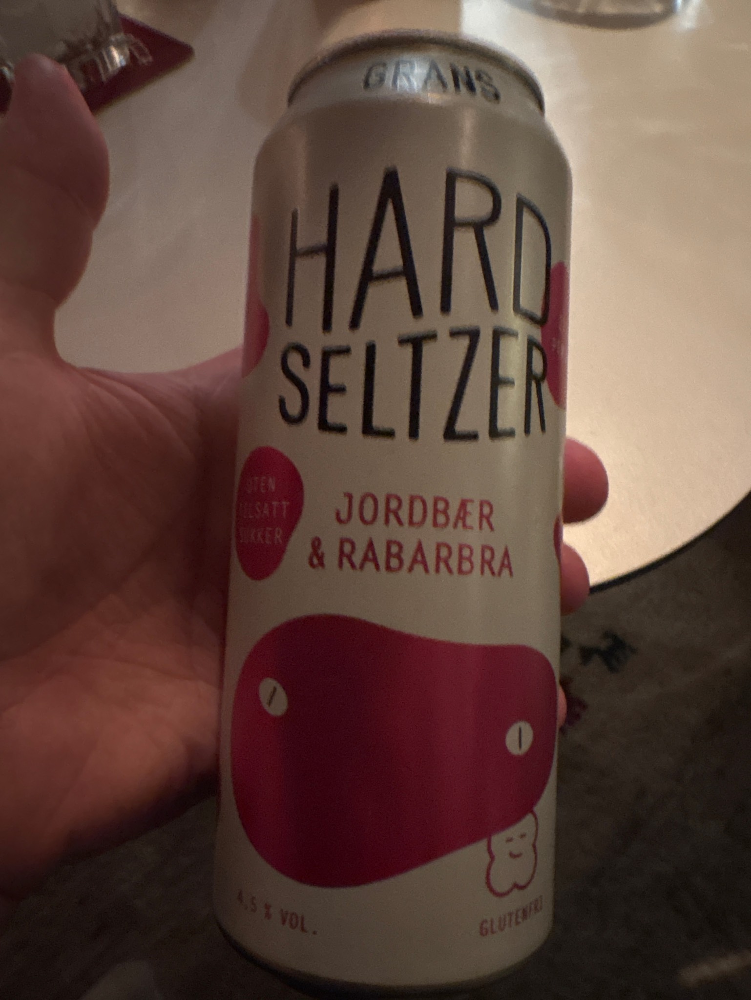 Hard seltzer jordbær & rabarbra, Grans Bryggeri