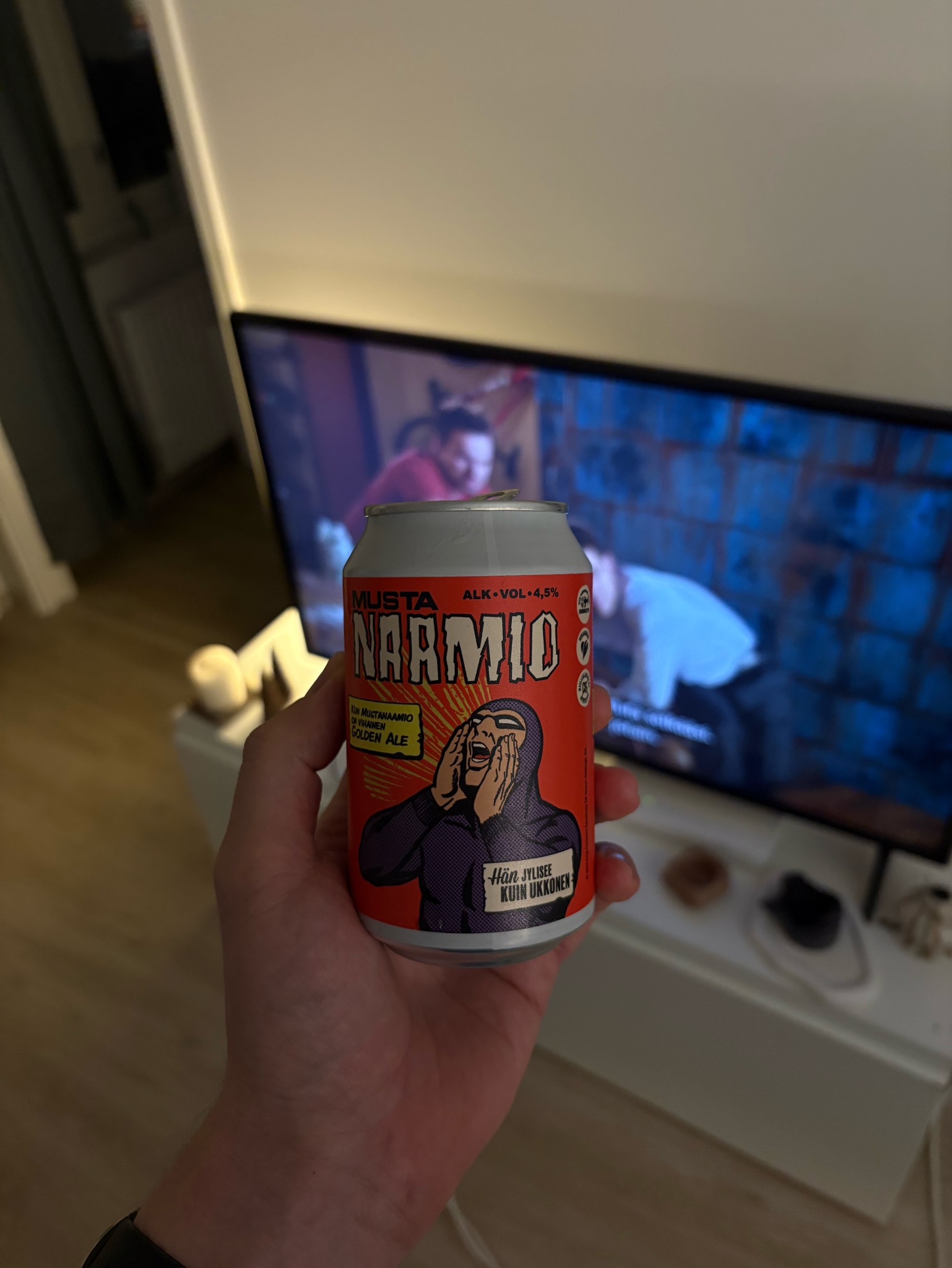 Mustanaamio, Finland