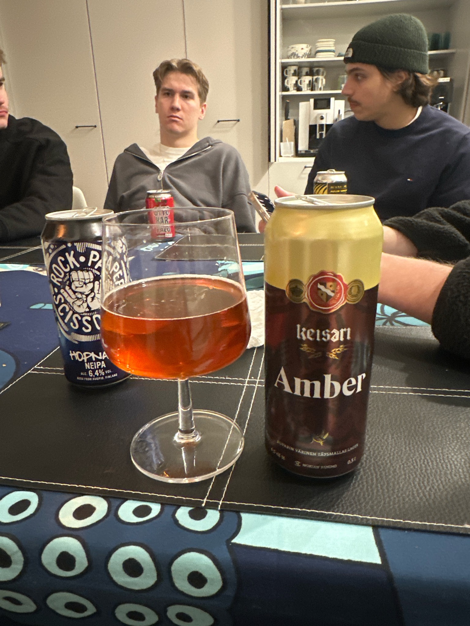 Keisari Amber, Finland