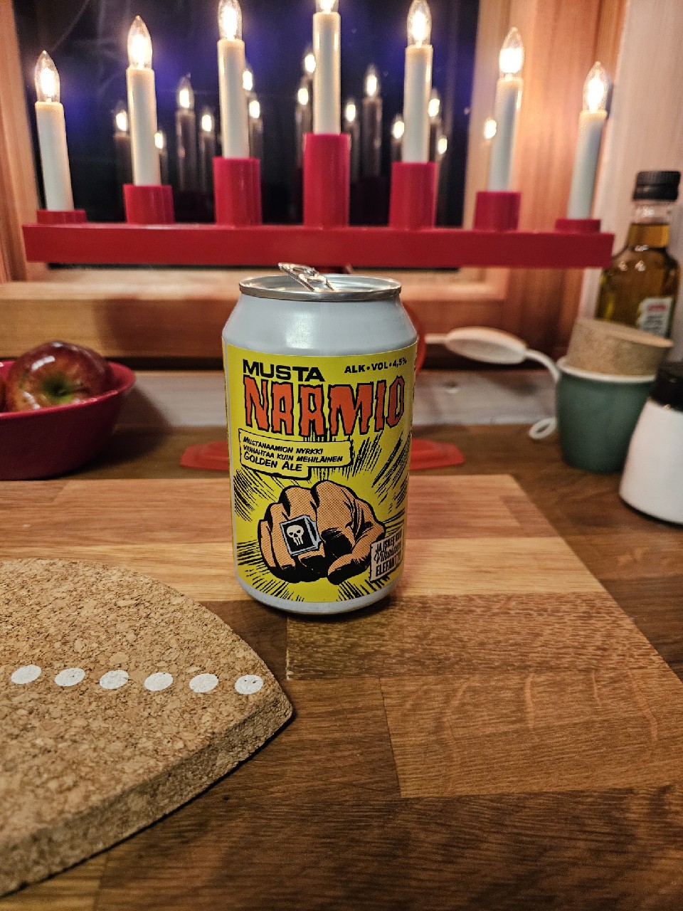 Mustanaamio, Finland