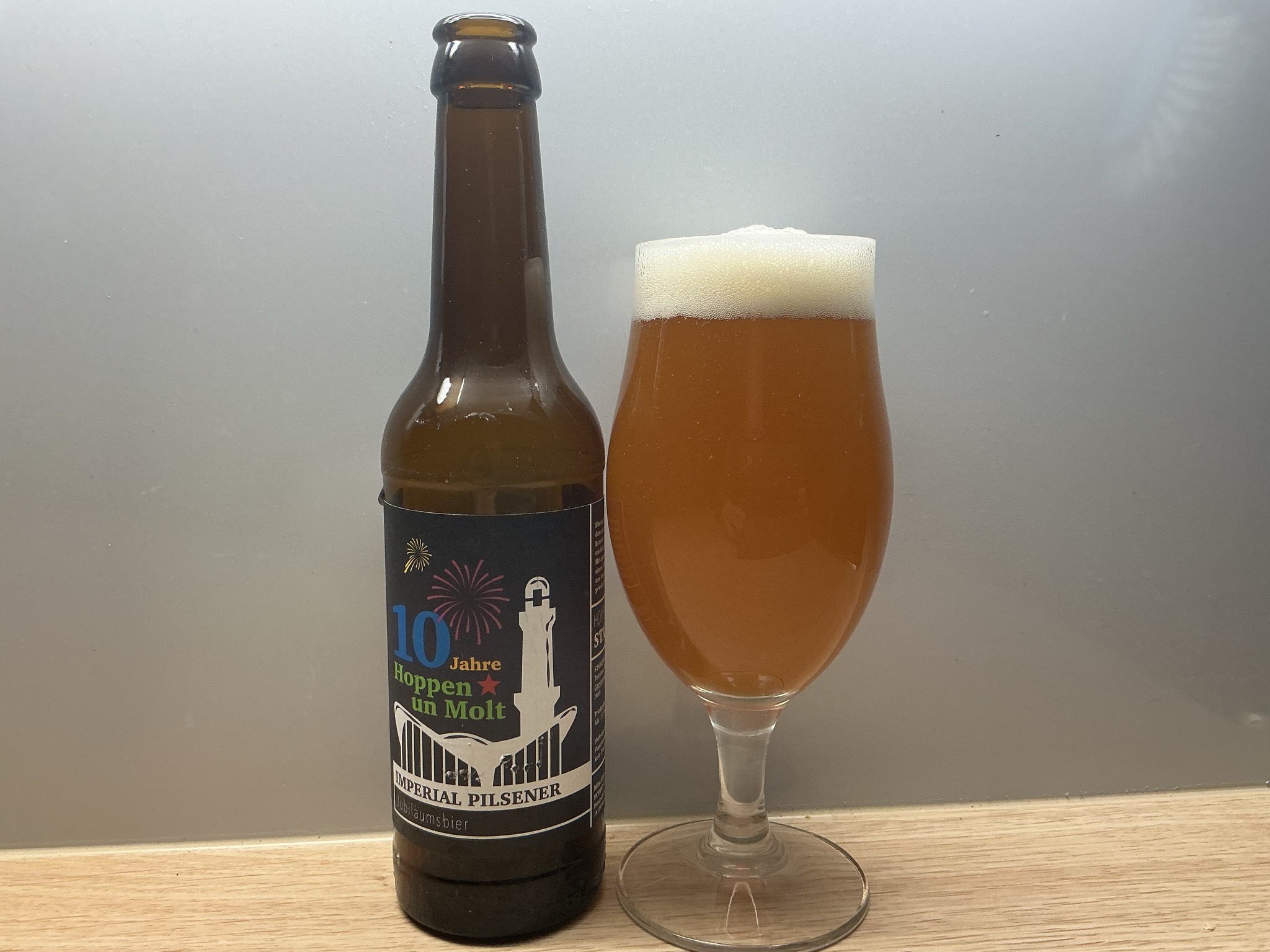 Hoppen un molt imperial pilsener, Hoppen un Molt