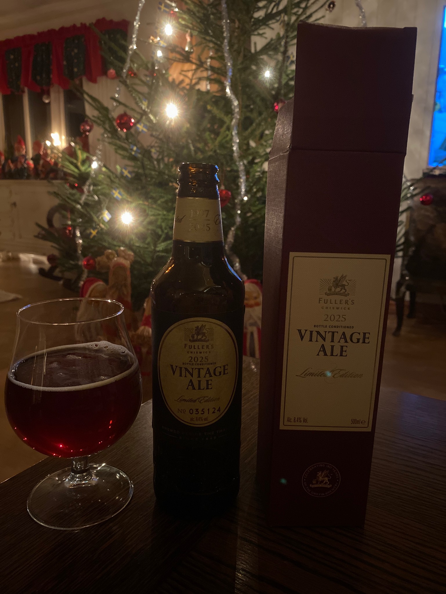 Vintage Ale (2025), Fuller's Griffin Brewery (Asahi Breweries)