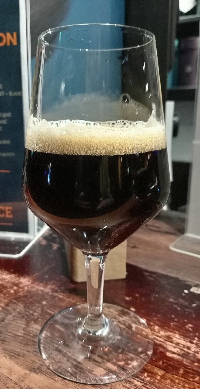 On the Cobbles, Dry & Bitter Brewing Company