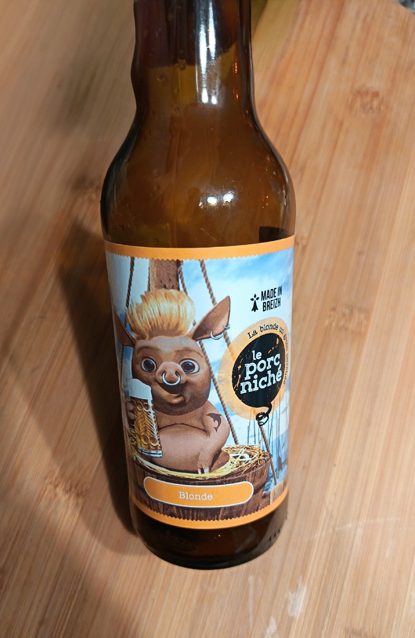 Le Porc Niché Blonde, France