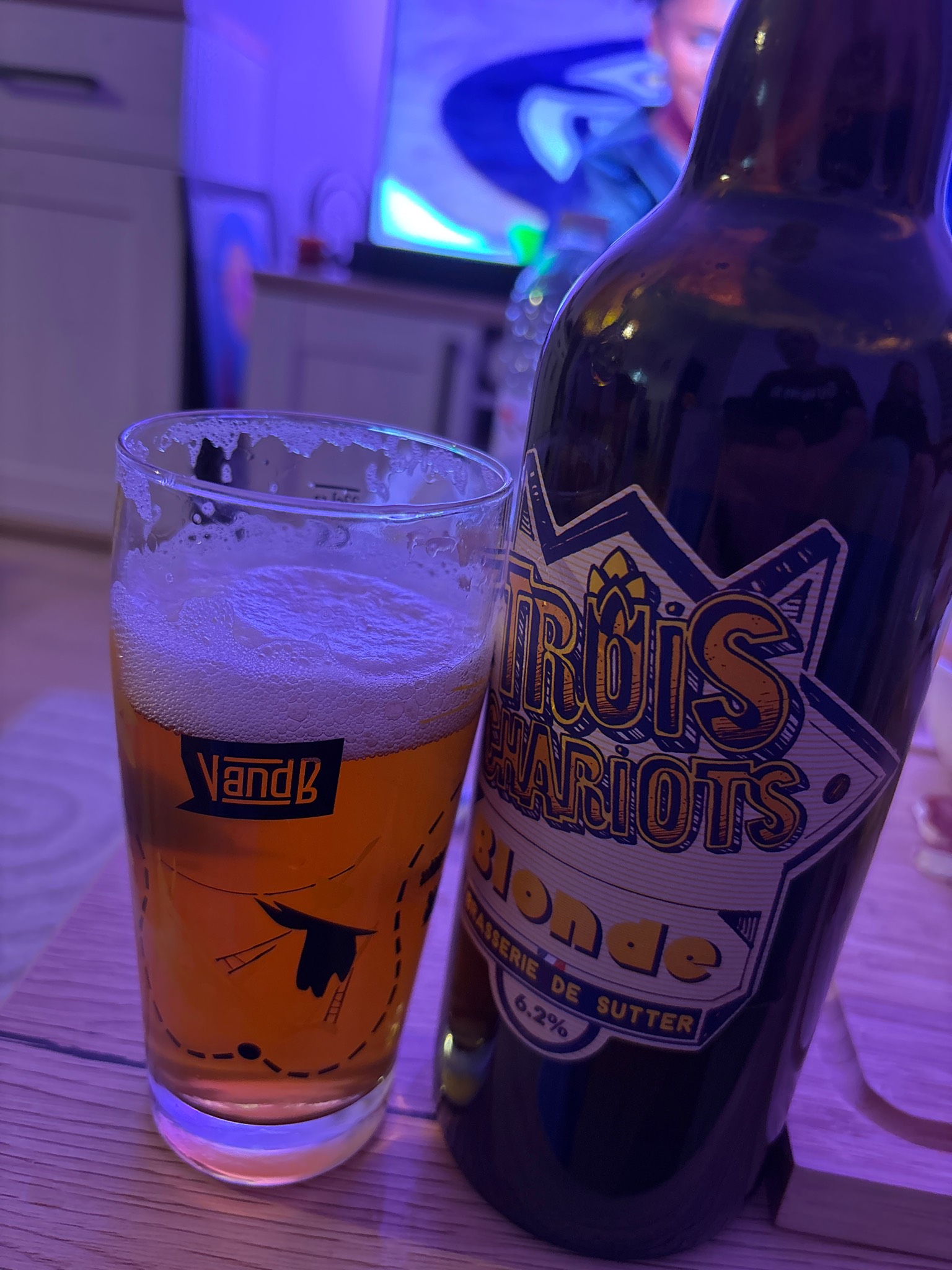 Trois Chariots Blonde, Brasserie De Sutter