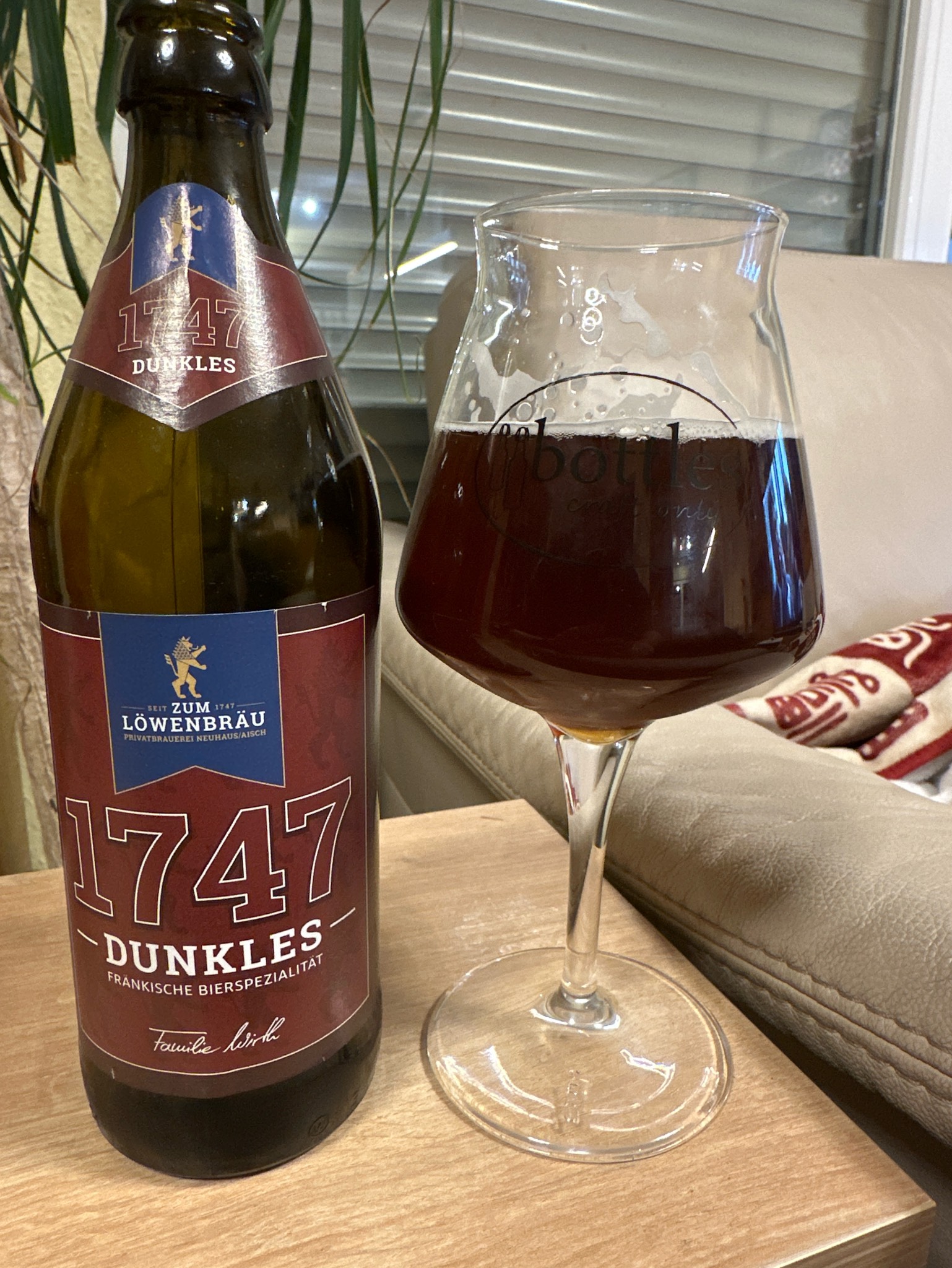 1747 Dunkles, Löwenbräu Neuhaus