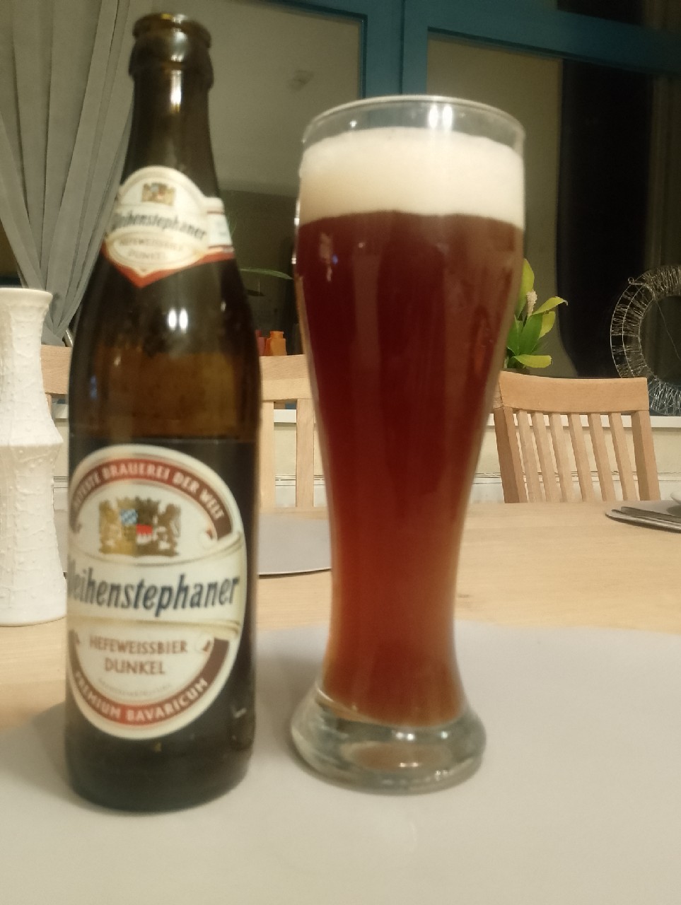 Weihenstephaner Hefeweissbier Dunkel, Bayerische Staatsbrauerei Weihenstephan