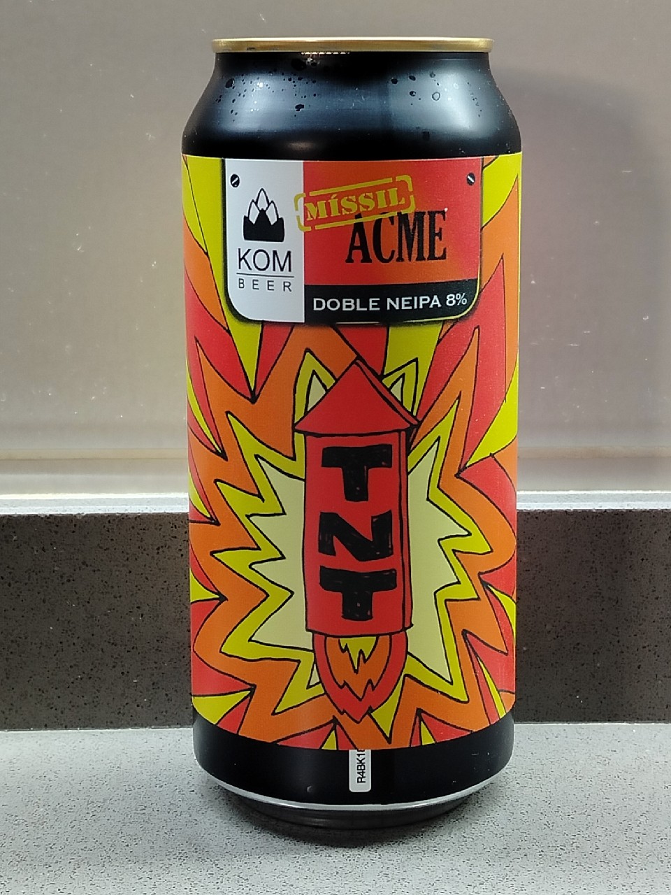 Acme, Kom Beer