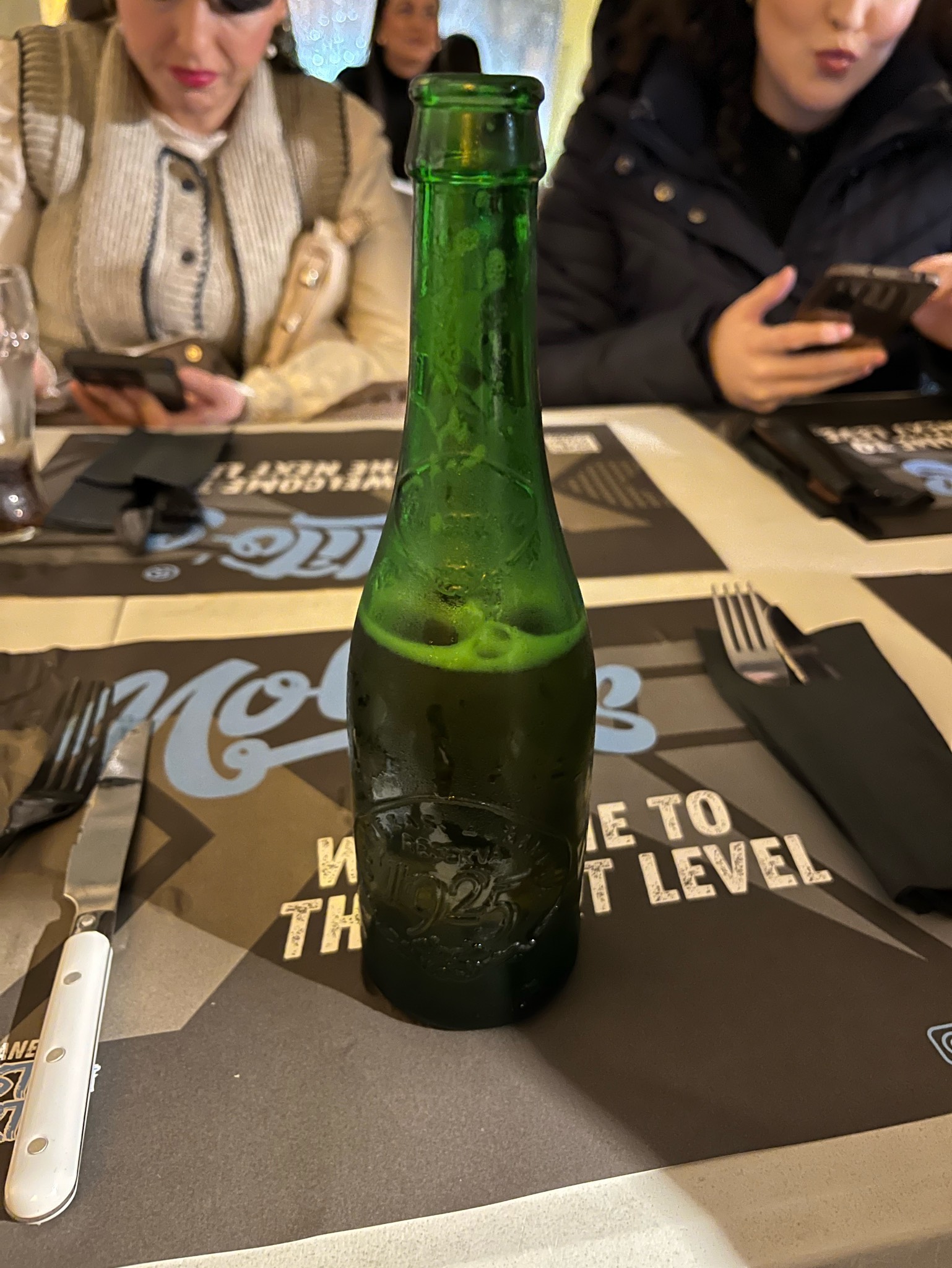 Alhambra Reserva Cerveza Extra, Alhambra (Grupo Mahou-San Miguel)